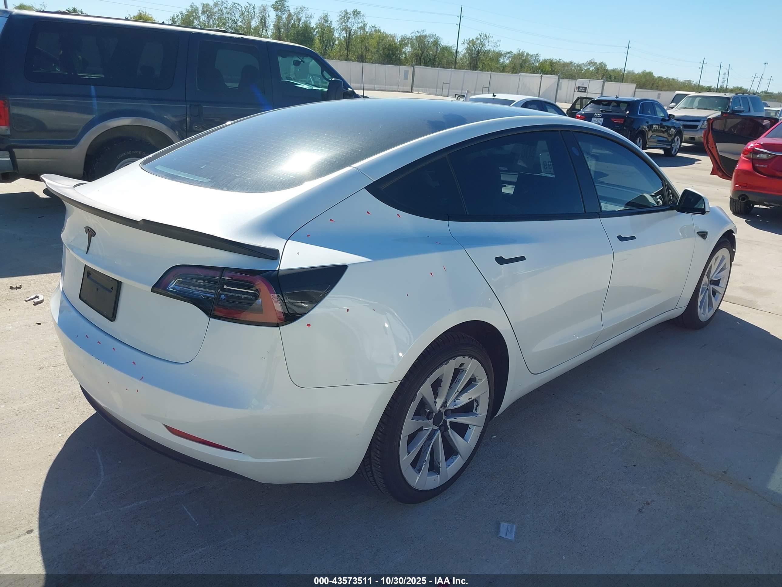 TESLA MODEL image 4