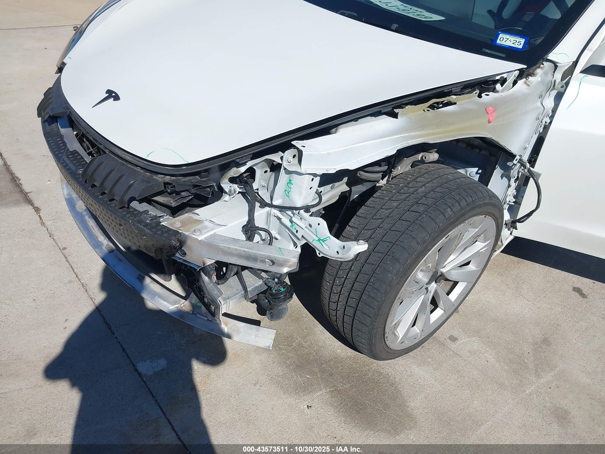 TESLA MODEL image 6