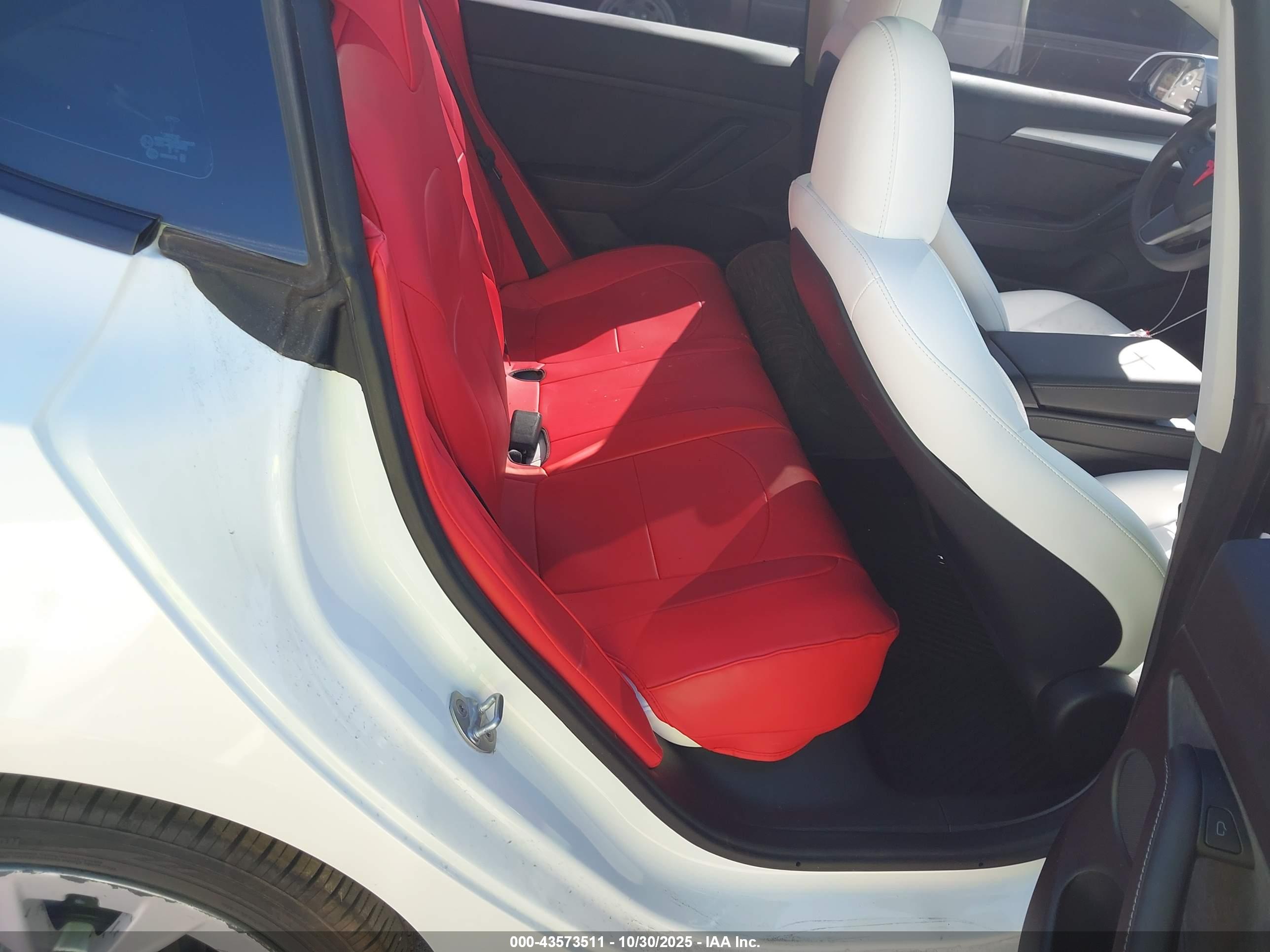 TESLA MODEL image 8