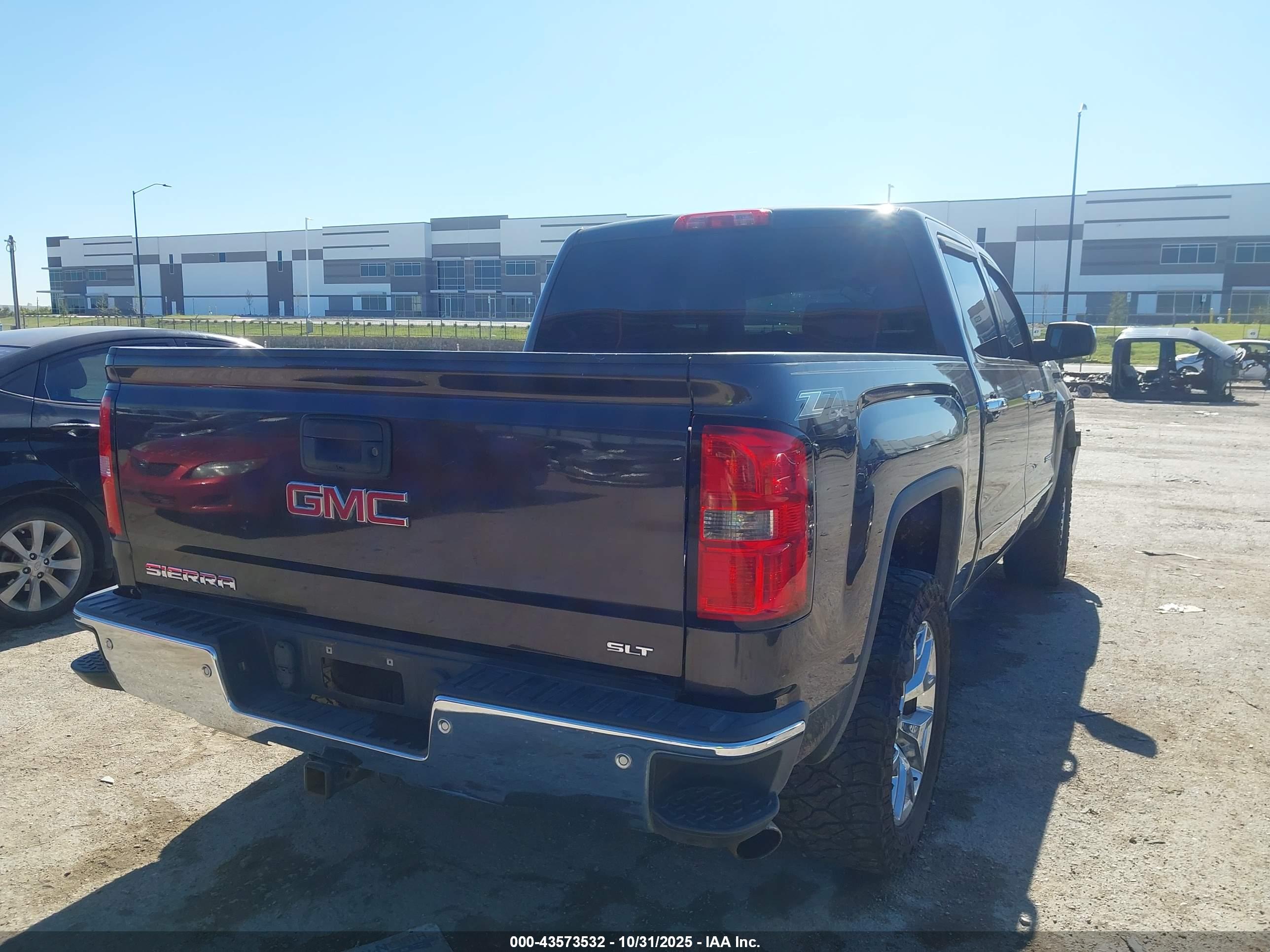 GMC SIERRA image 4