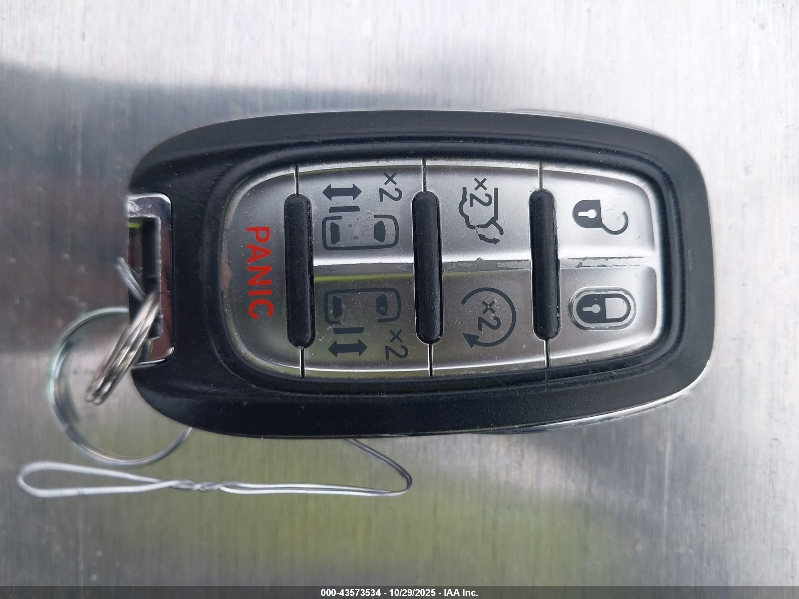 CHRYSLER PACIFICA image 11