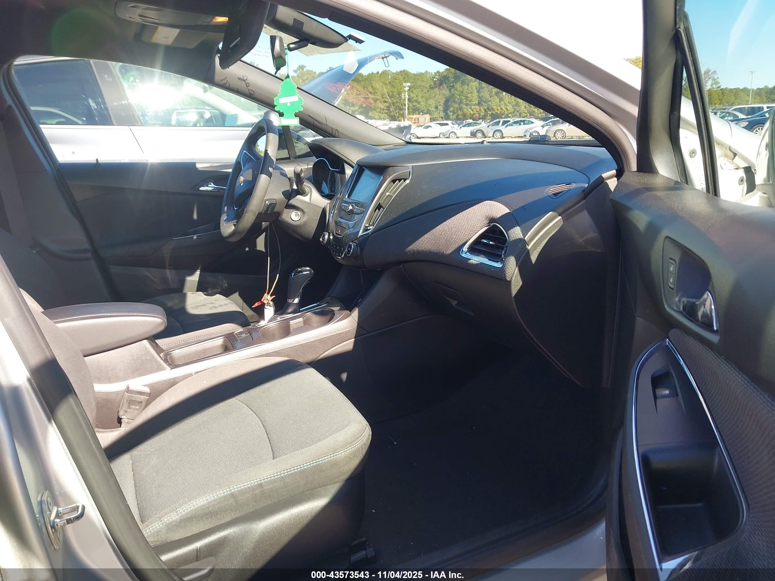 CHEVROLET CRUZE image 5