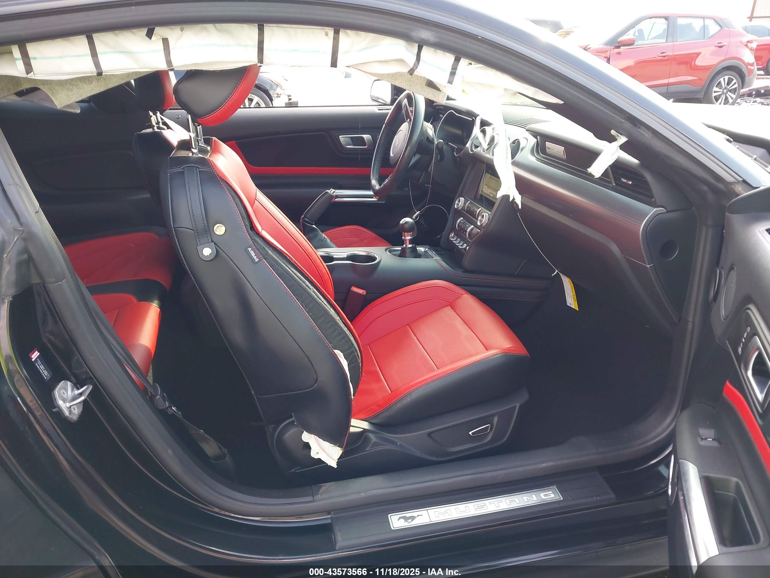 FORD MUSTANG image 5