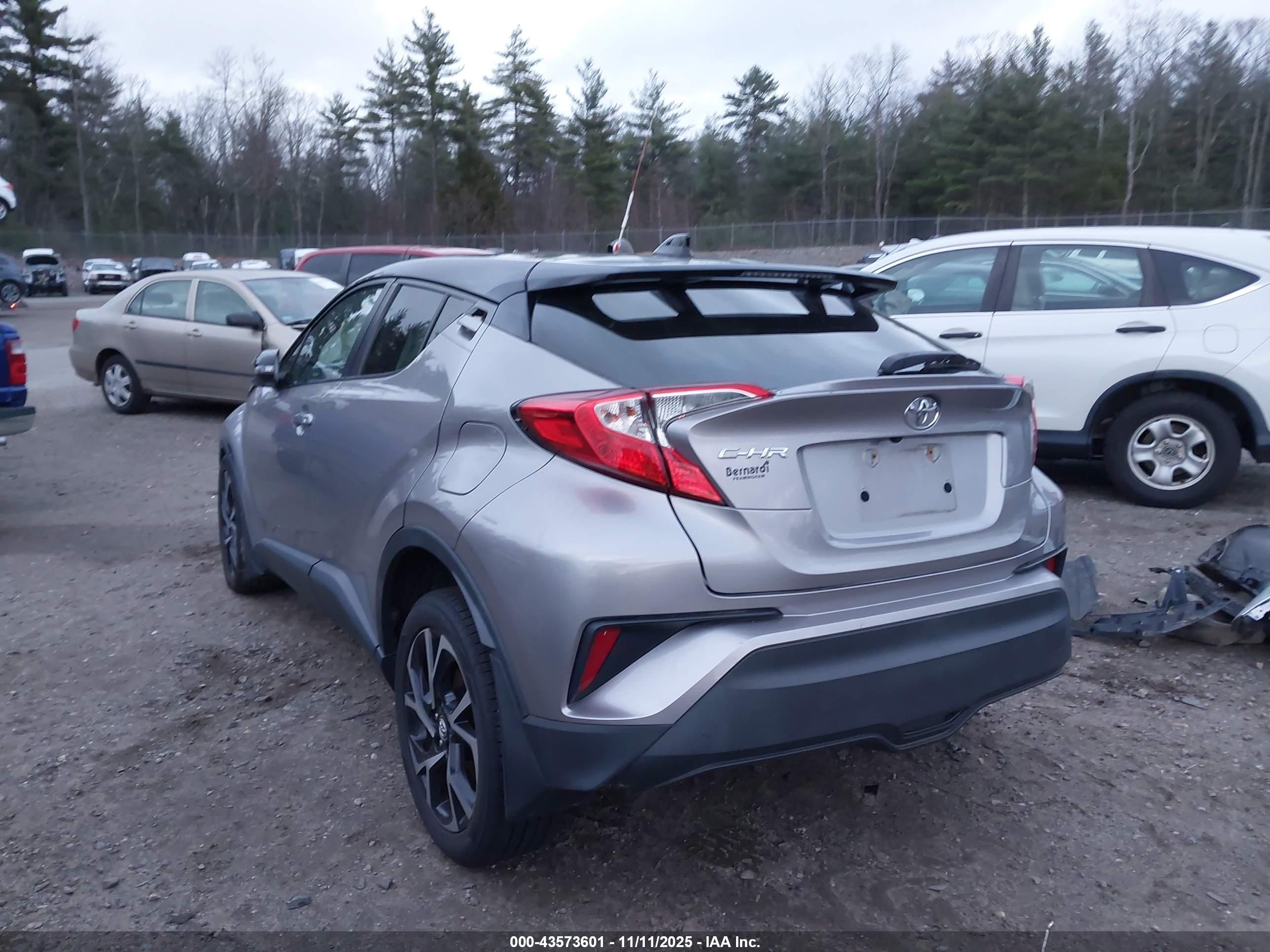 TOYOTA C-HR image 3