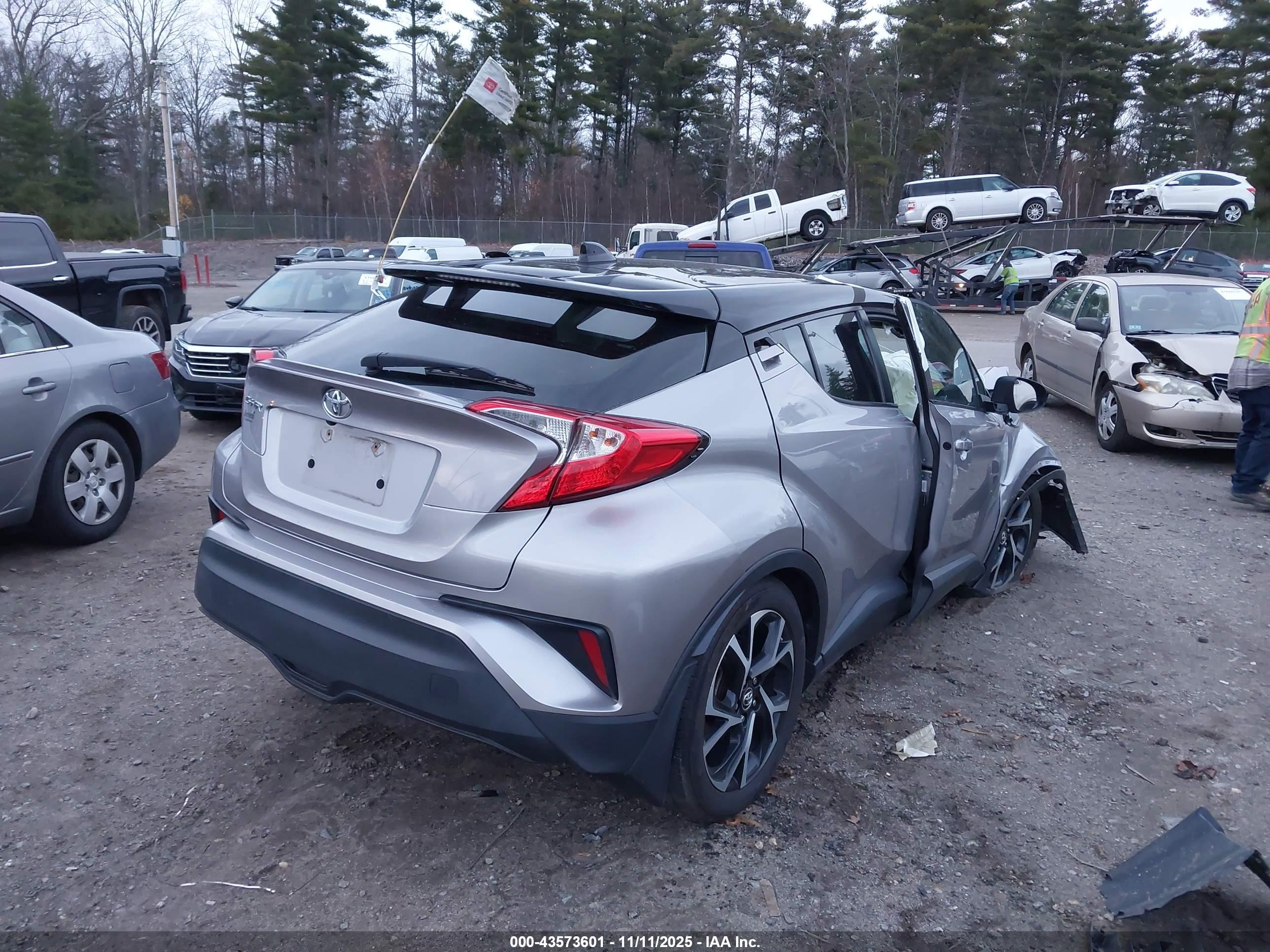 TOYOTA C-HR image 4