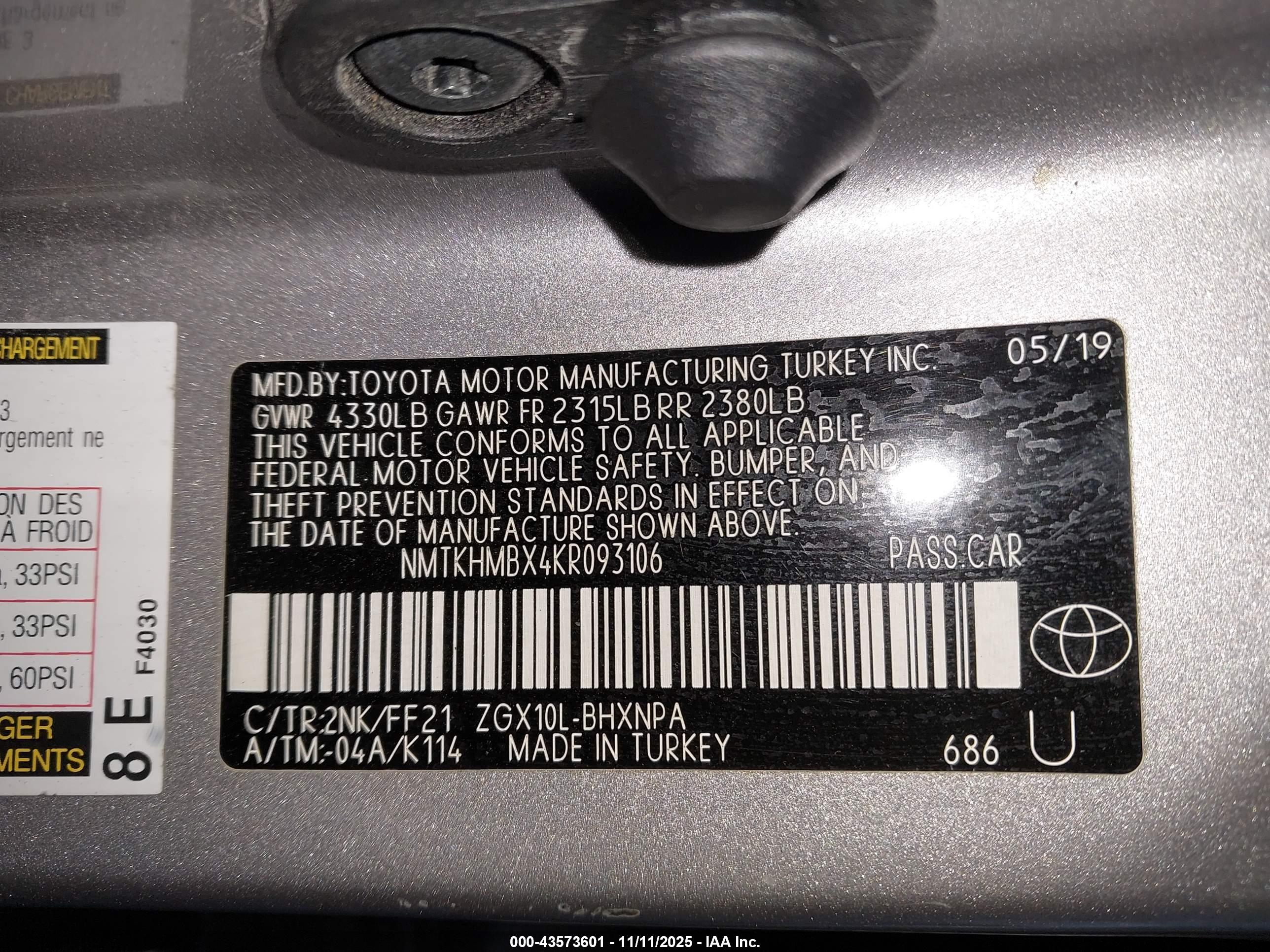 TOYOTA C-HR image 9