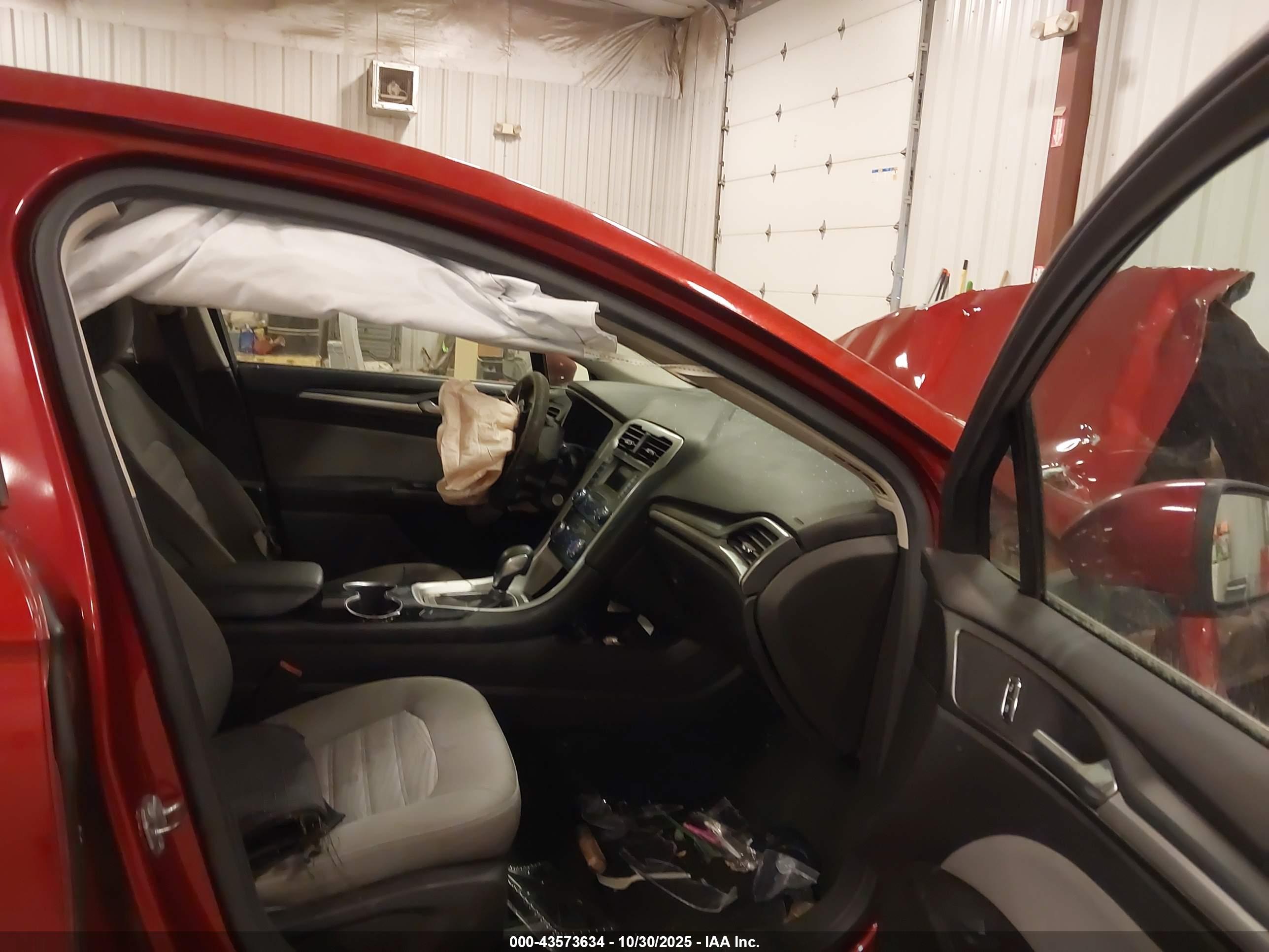 FORD FUSION image 5