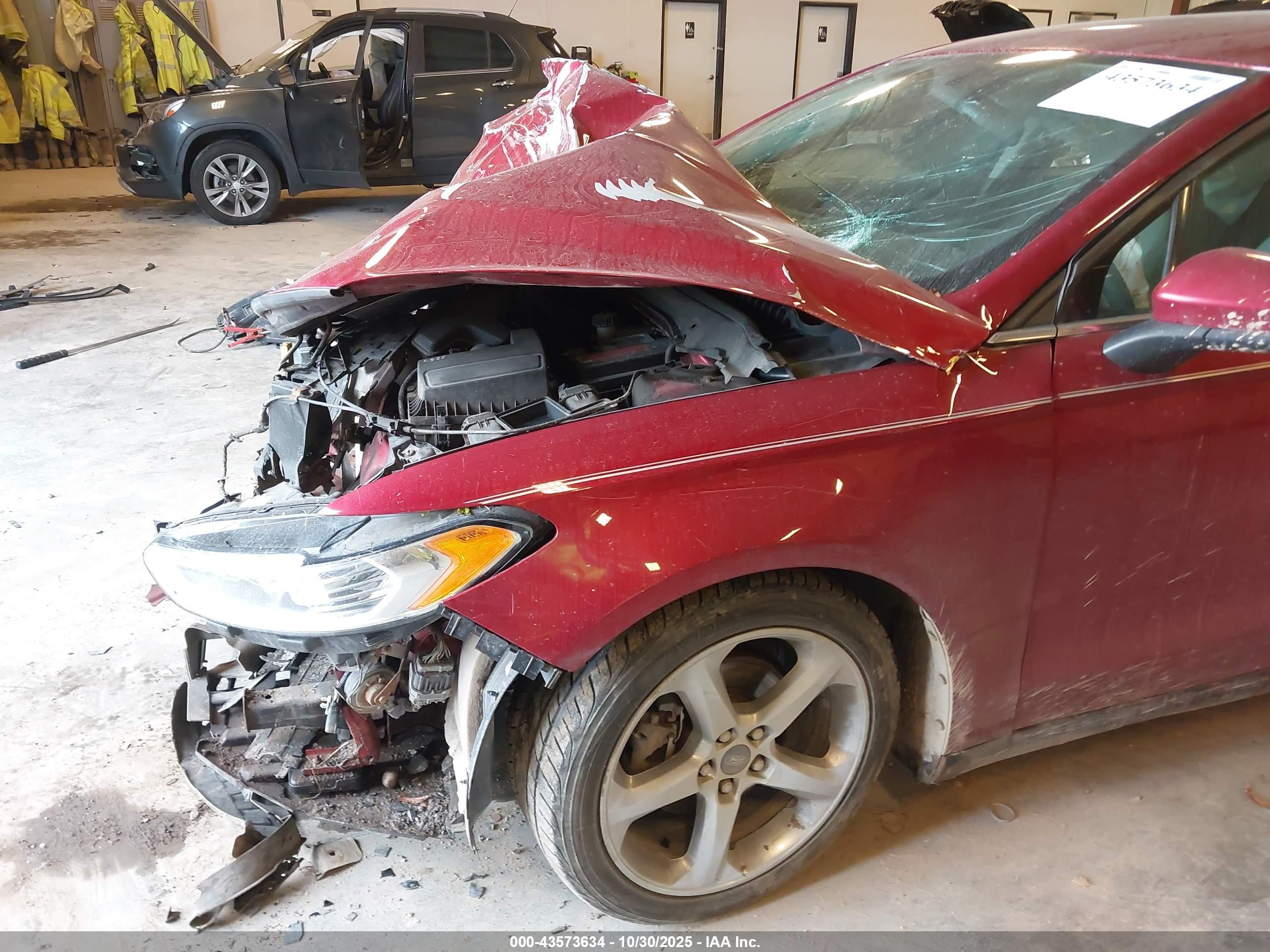 FORD FUSION image 6