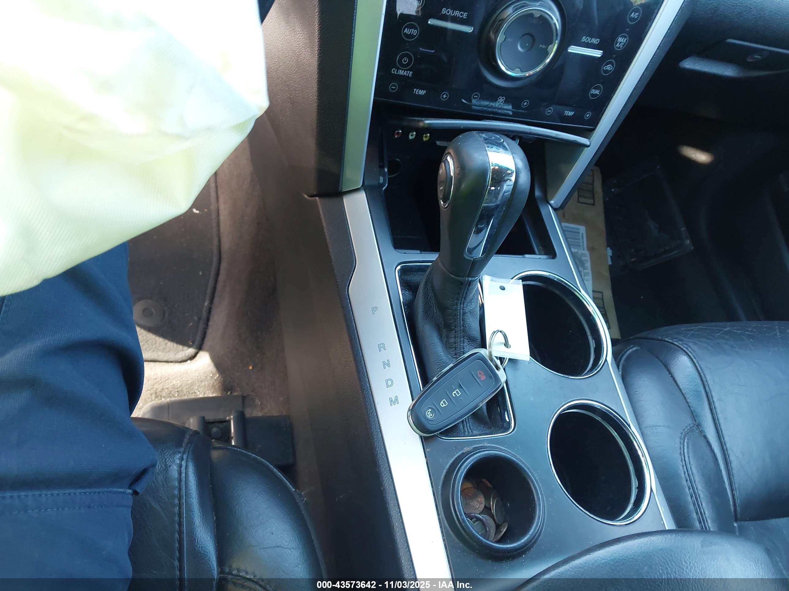 FORD EXPLORER image 11