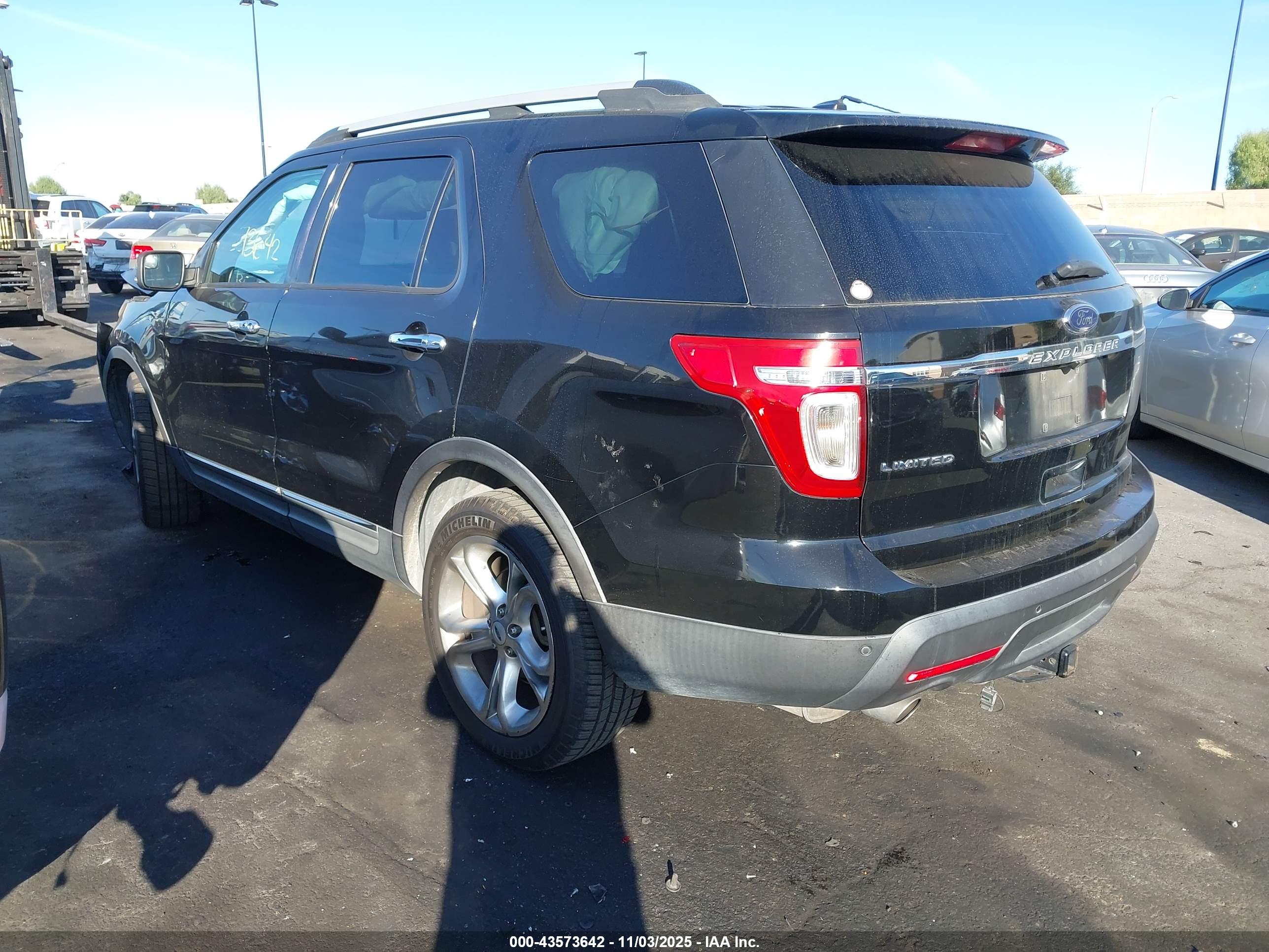 FORD EXPLORER image 3
