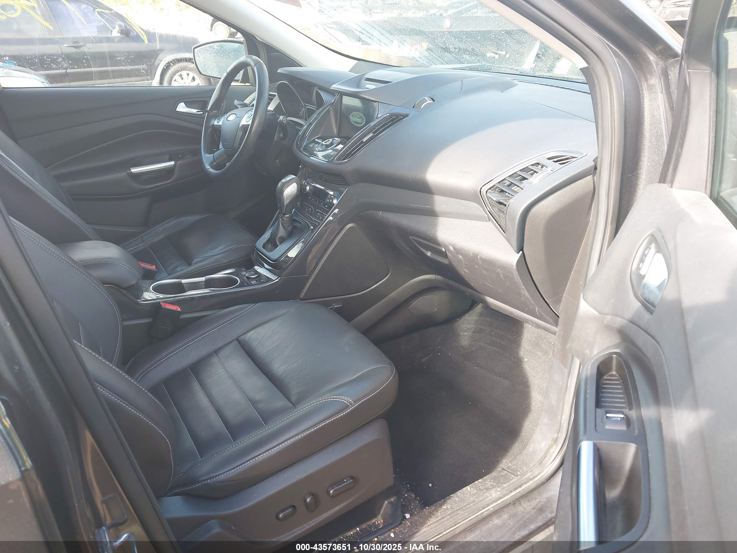 FORD ESCAPE image 5