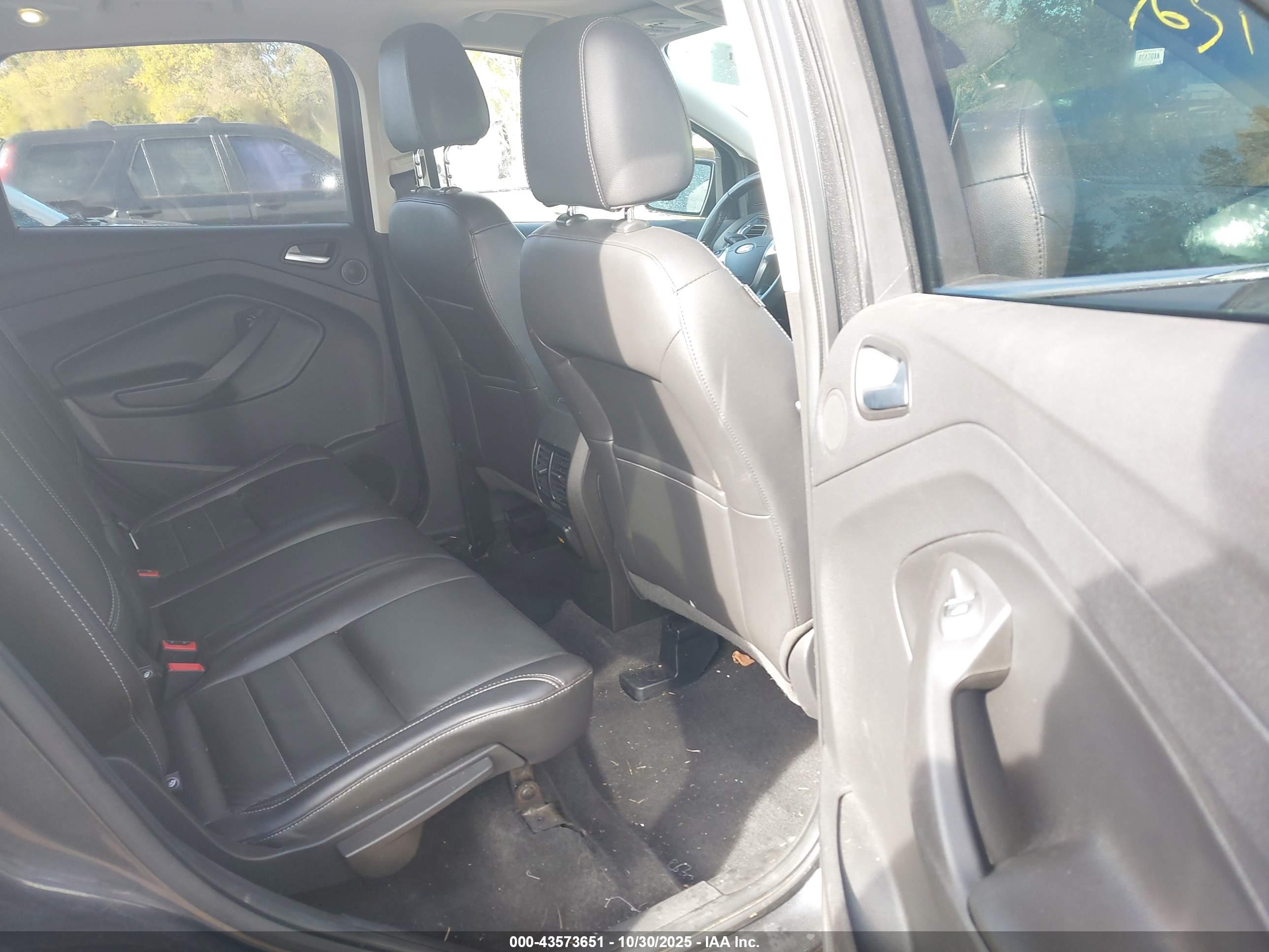 FORD ESCAPE image 8
