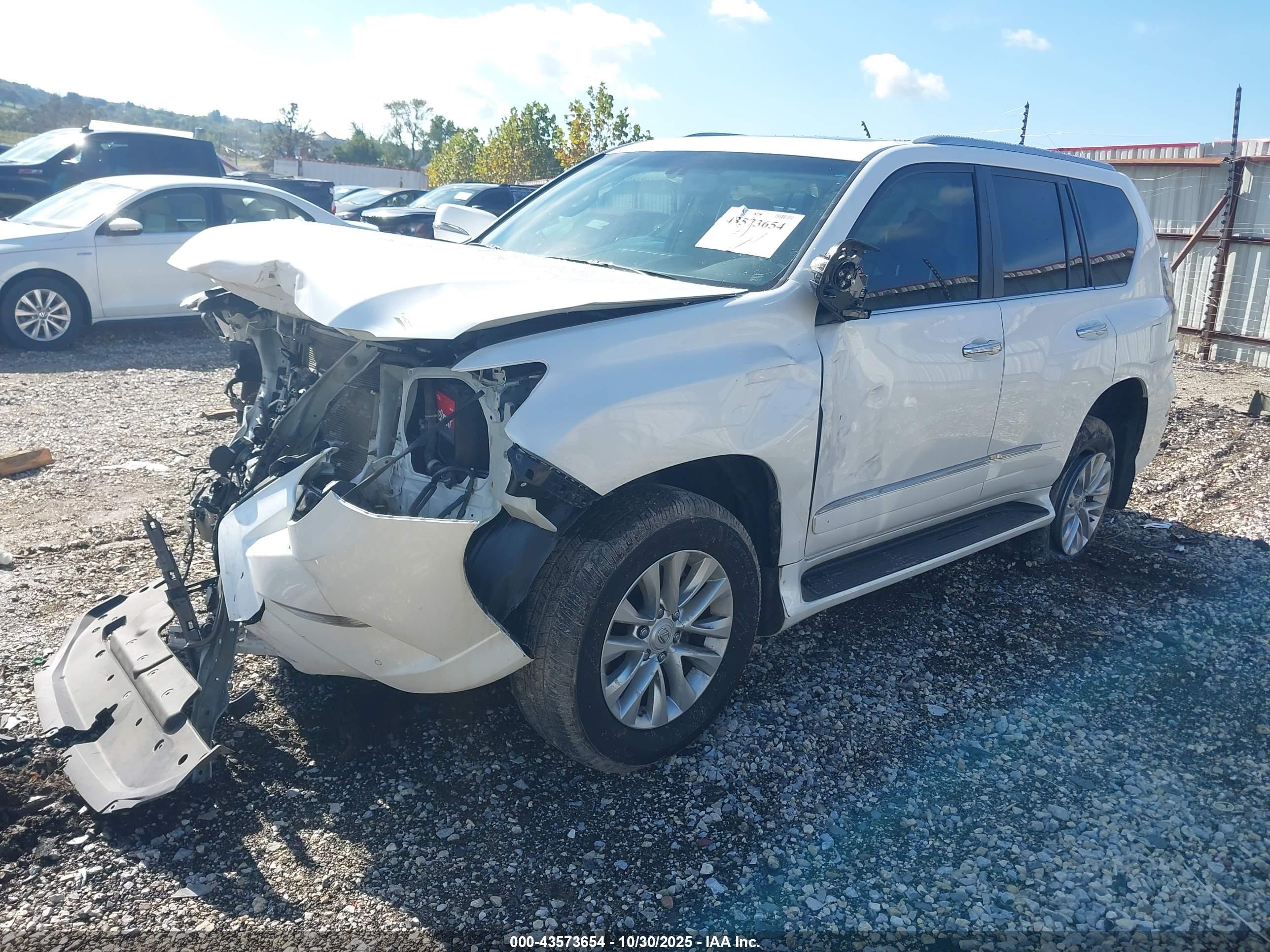 LEXUS GX image 2
