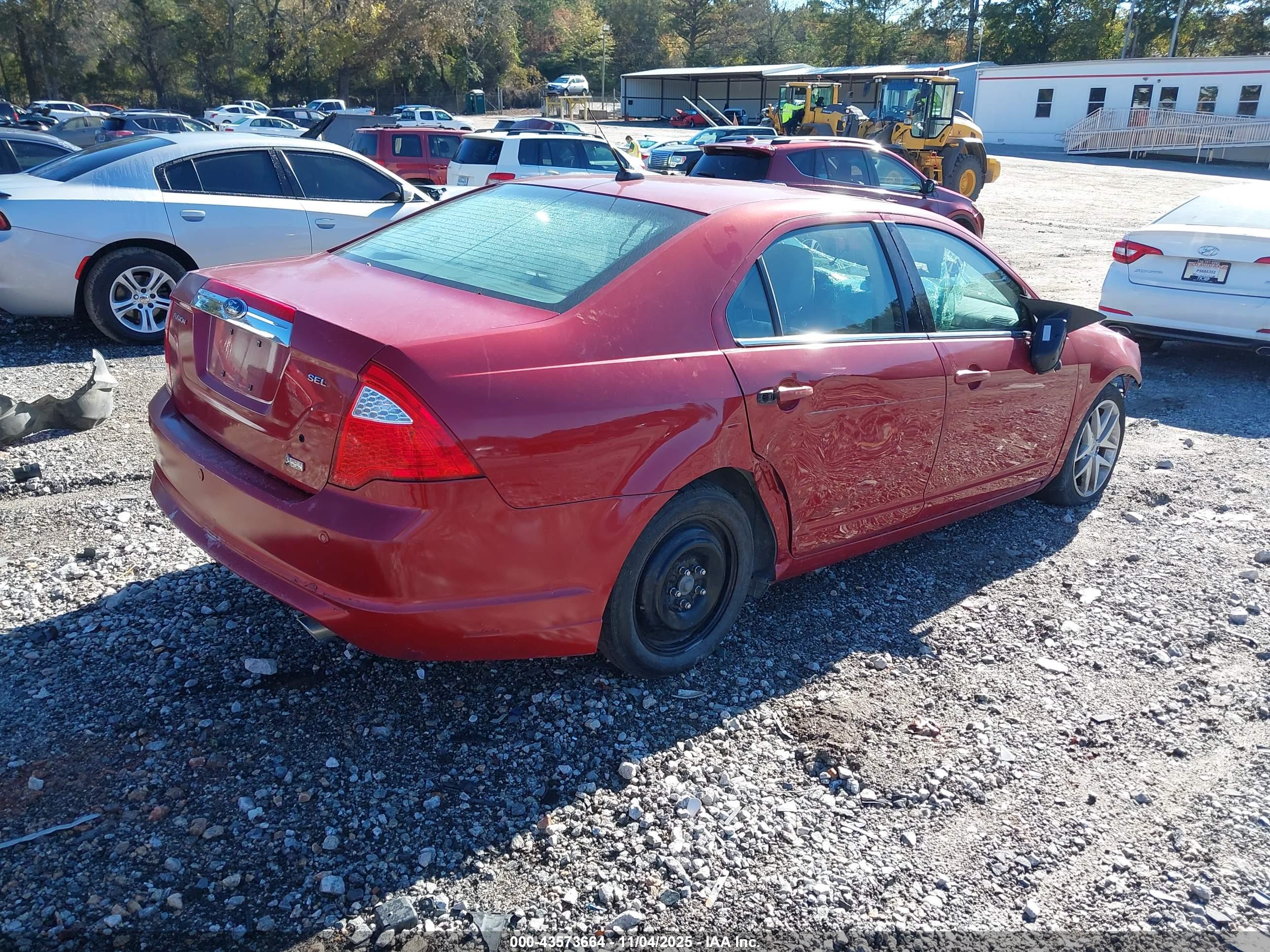 FORD FUSION image 4