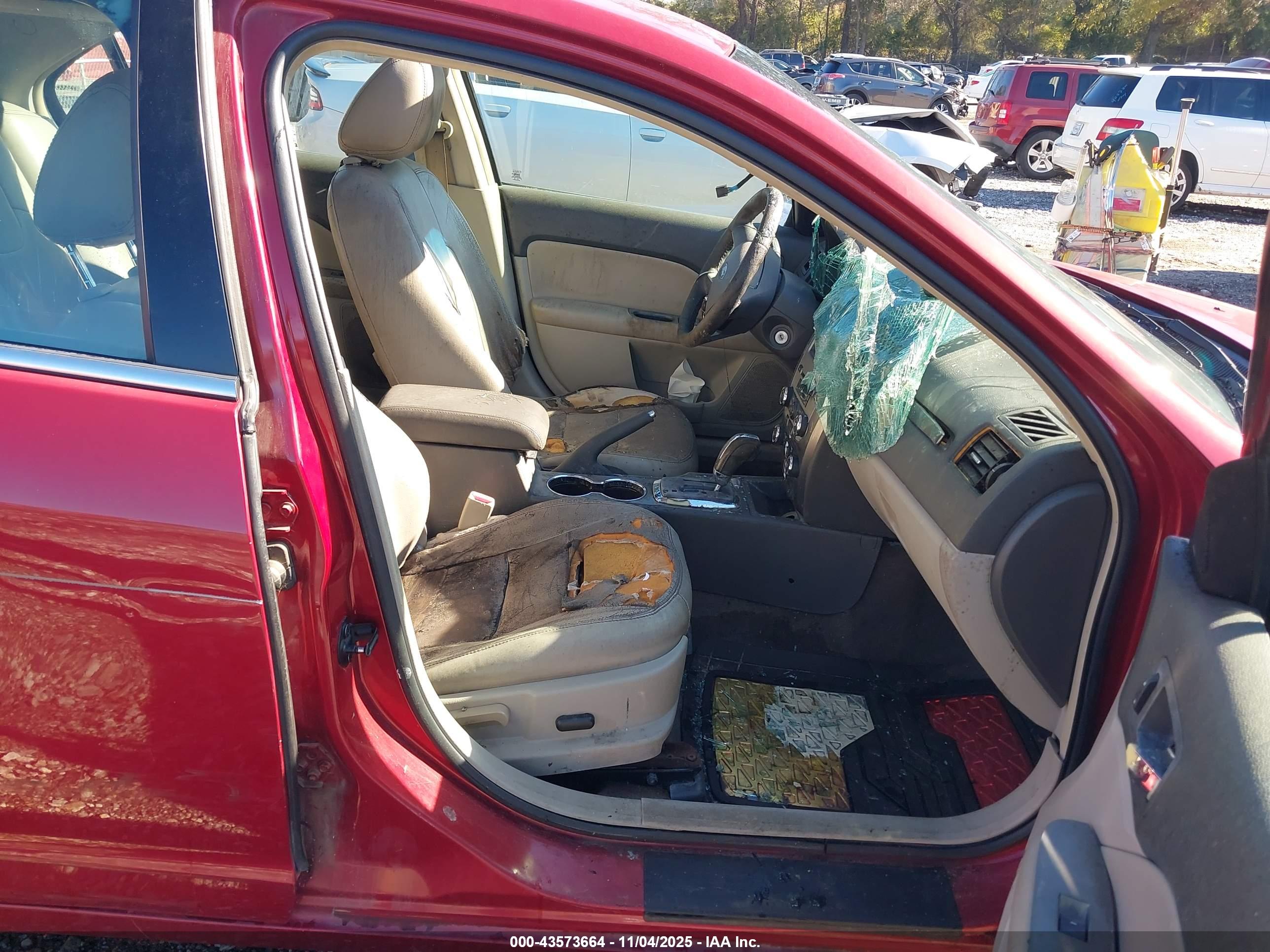 FORD FUSION image 5