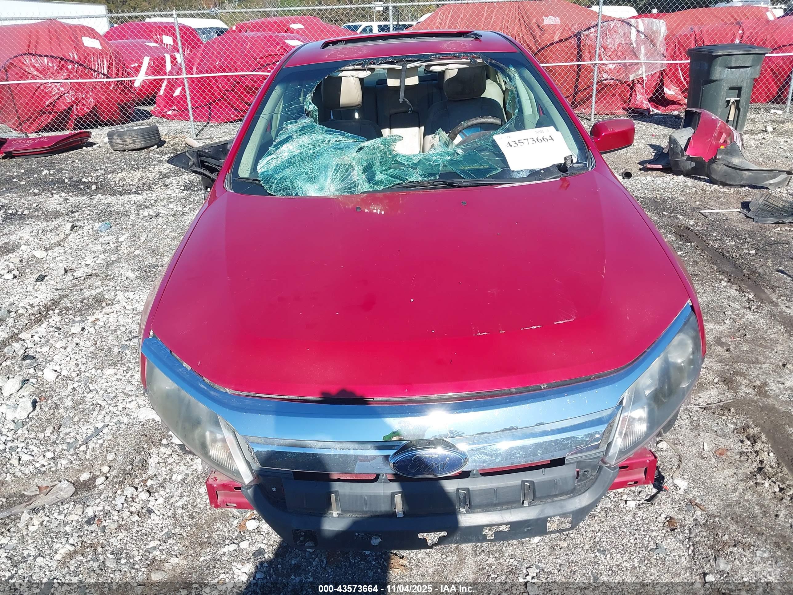 FORD FUSION image 6
