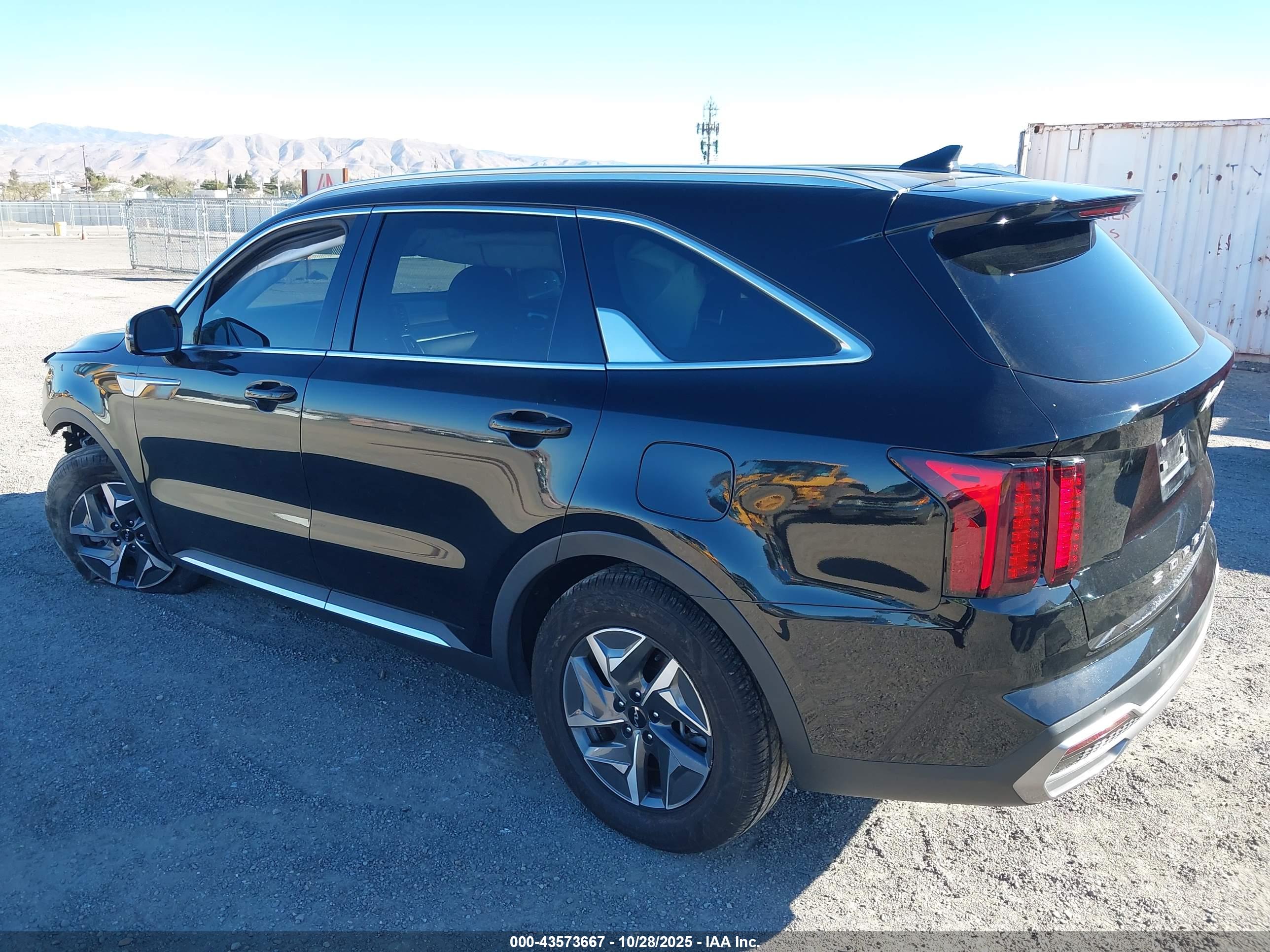 KIA SORENTO image 3