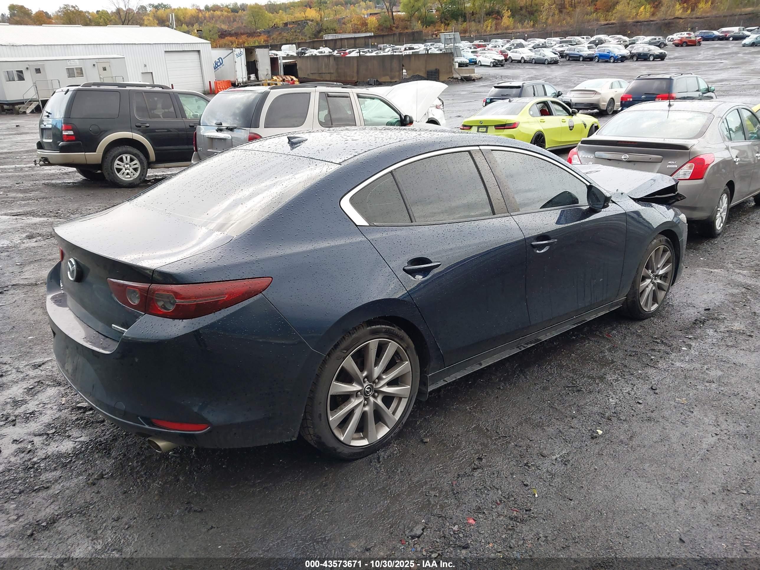 MAZDA MAZDA3 image 4