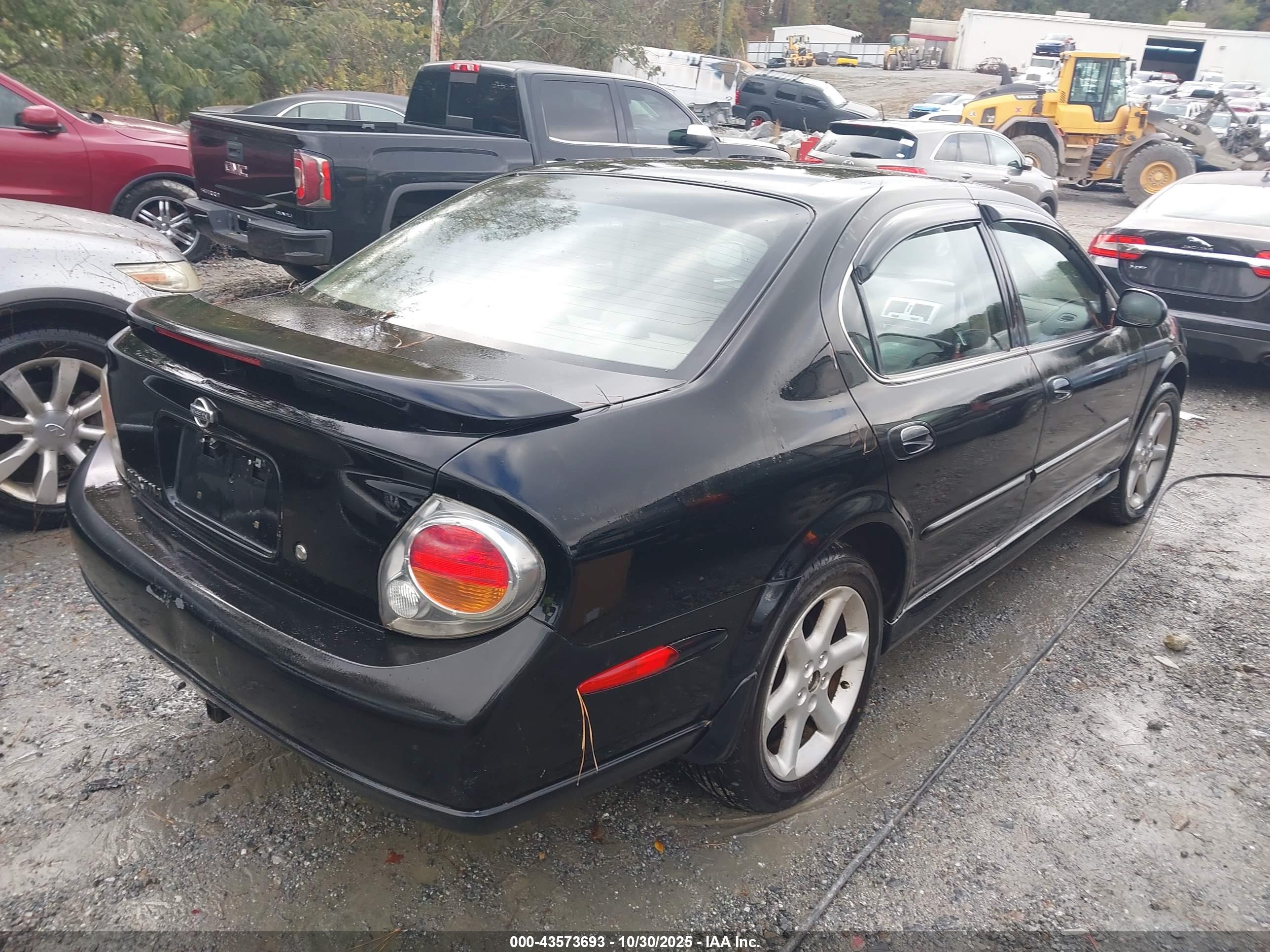 NISSAN MAXIMA image 4