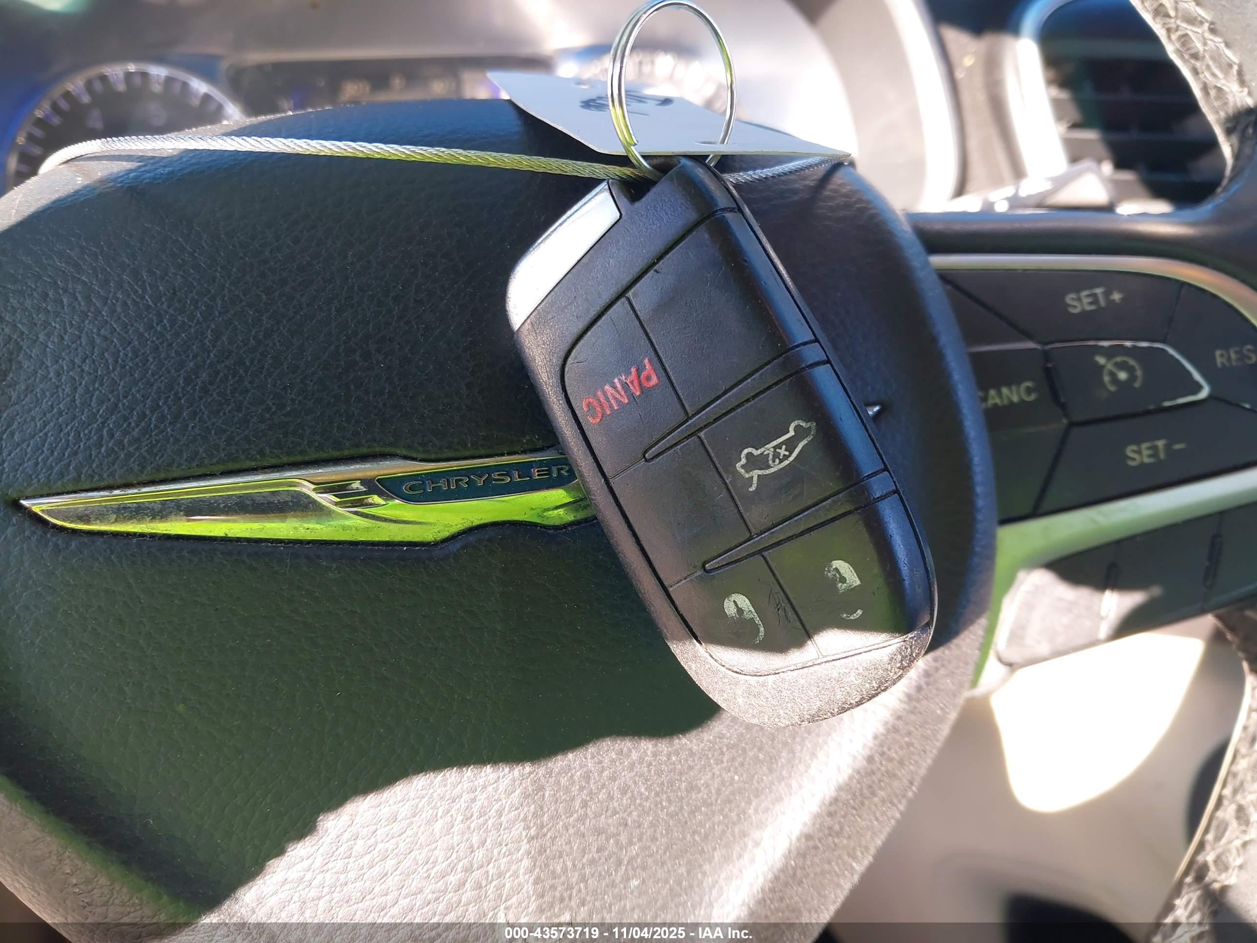 CHRYSLER 200 image 11