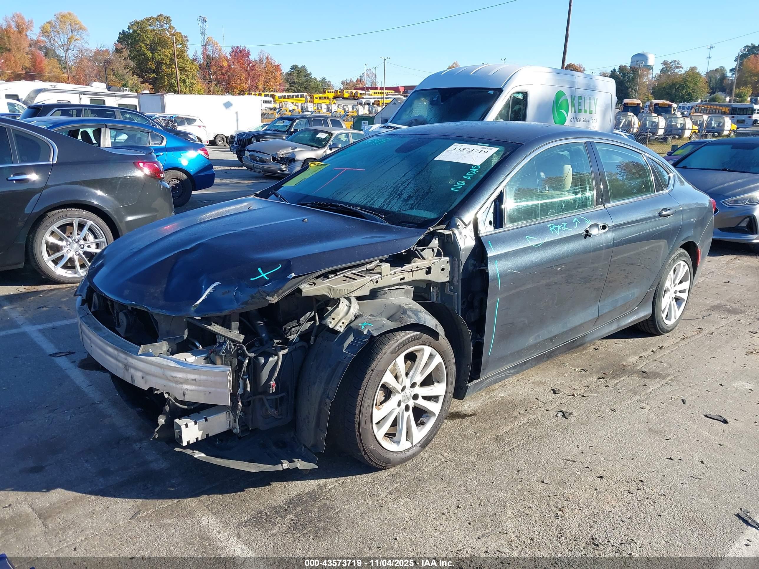 CHRYSLER 200 image 2