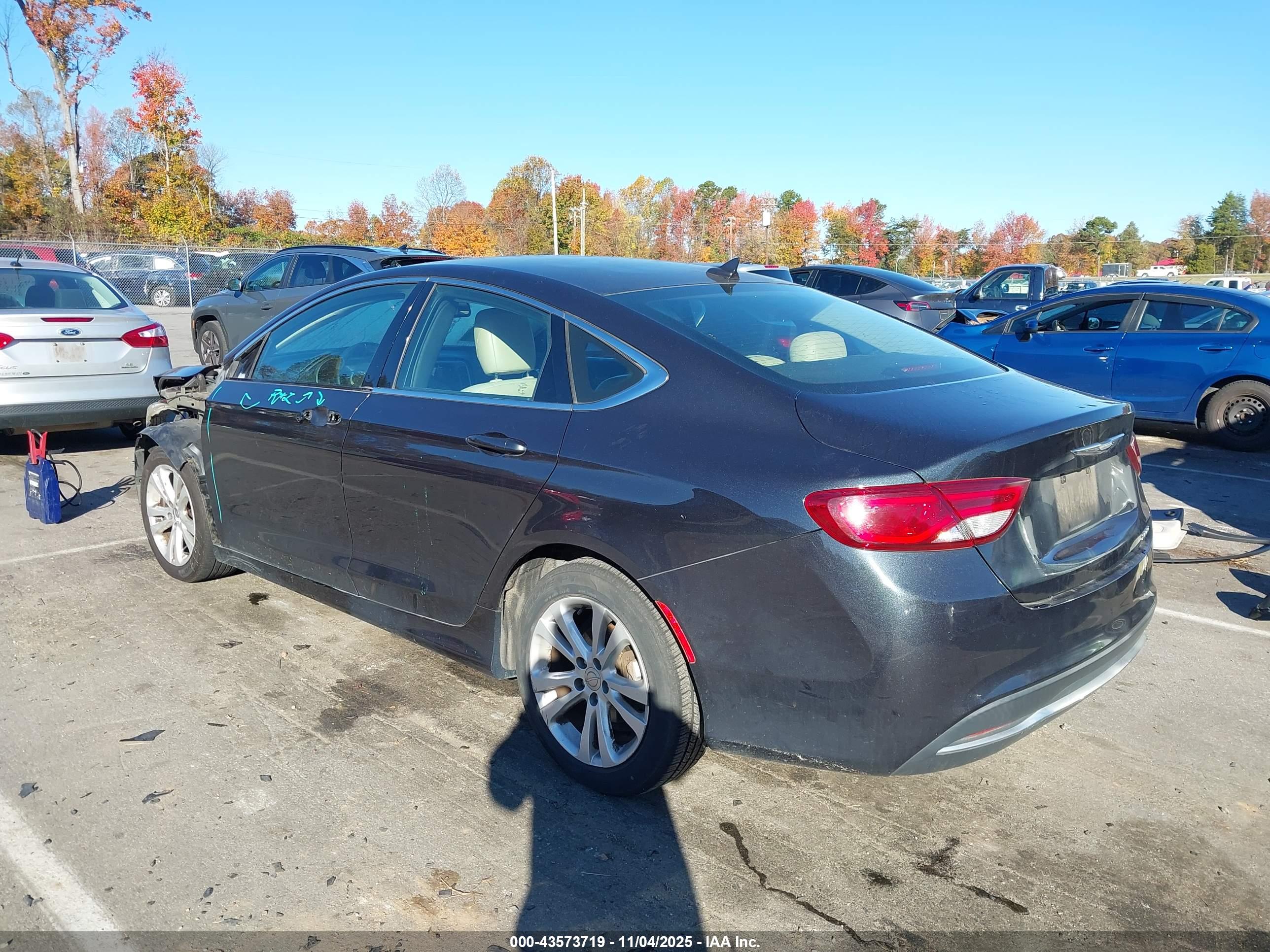 CHRYSLER 200 image 3