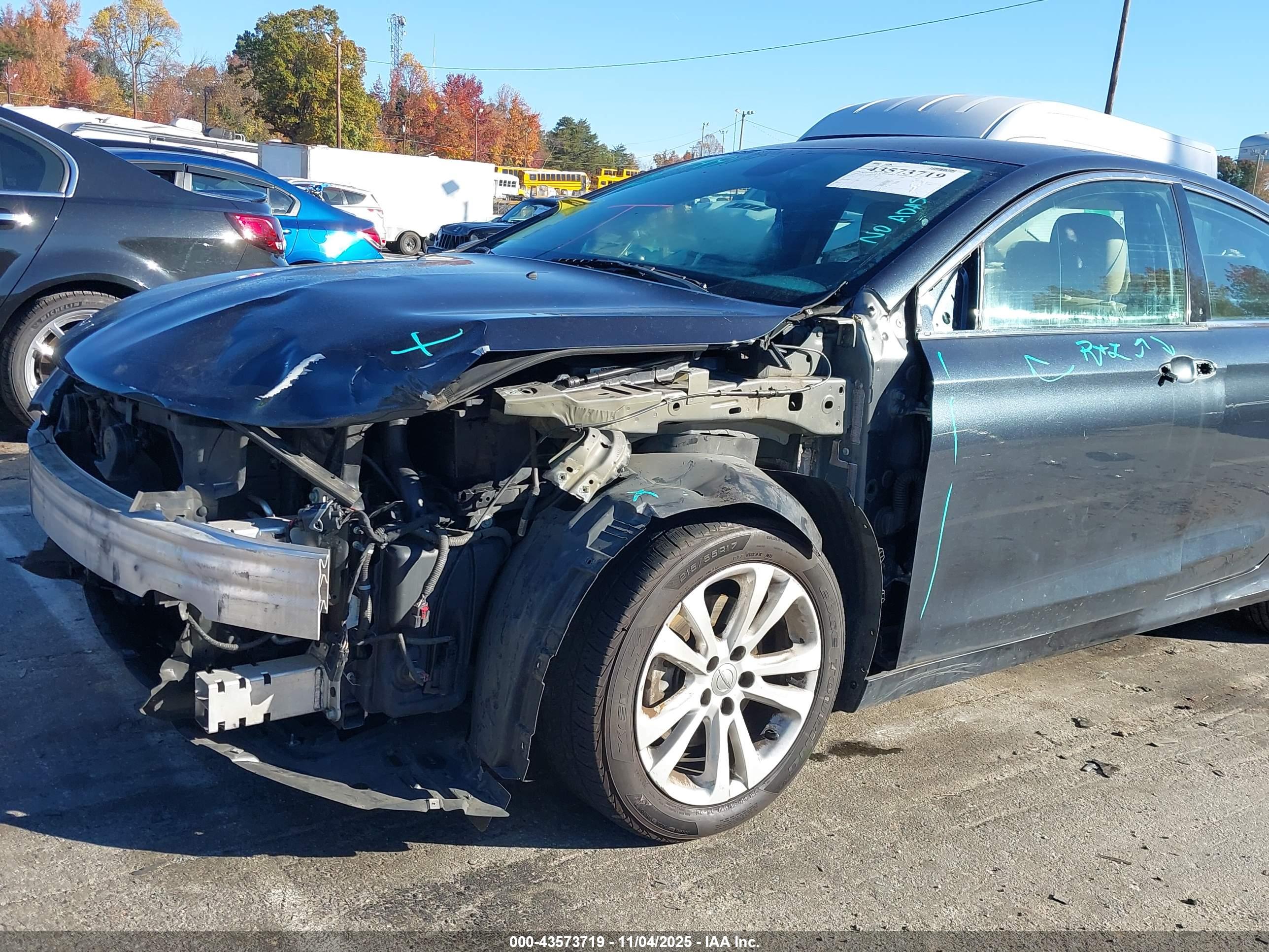 CHRYSLER 200 image 6