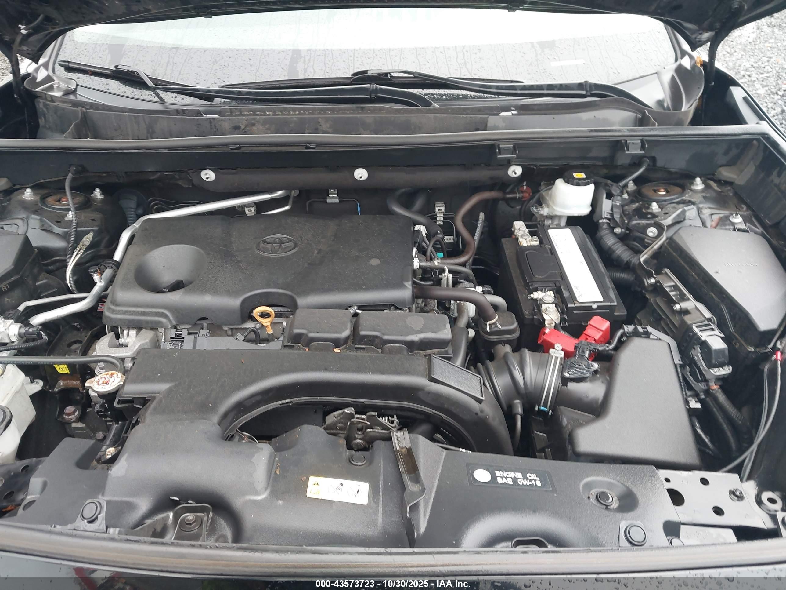 TOYOTA RAV4 image 10