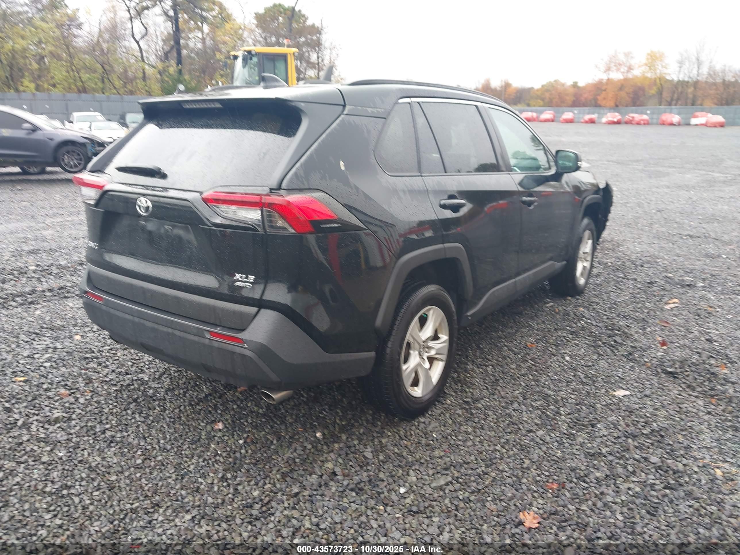 TOYOTA RAV4 image 4