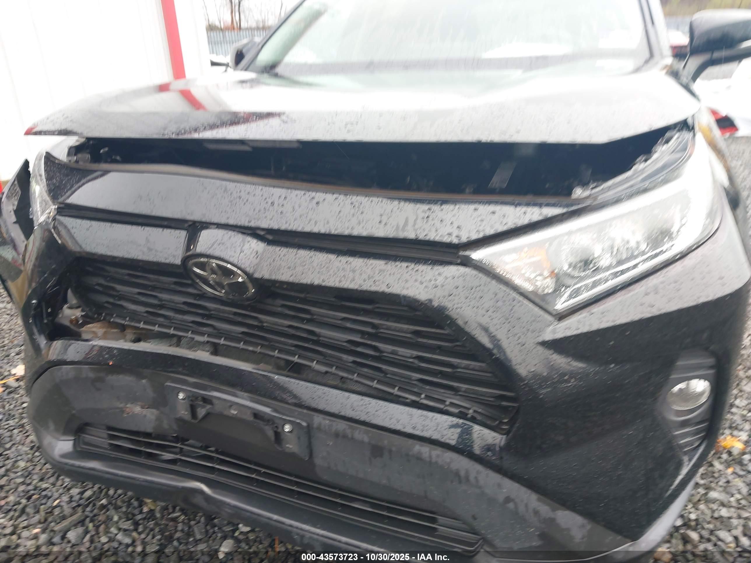 TOYOTA RAV4 image 6
