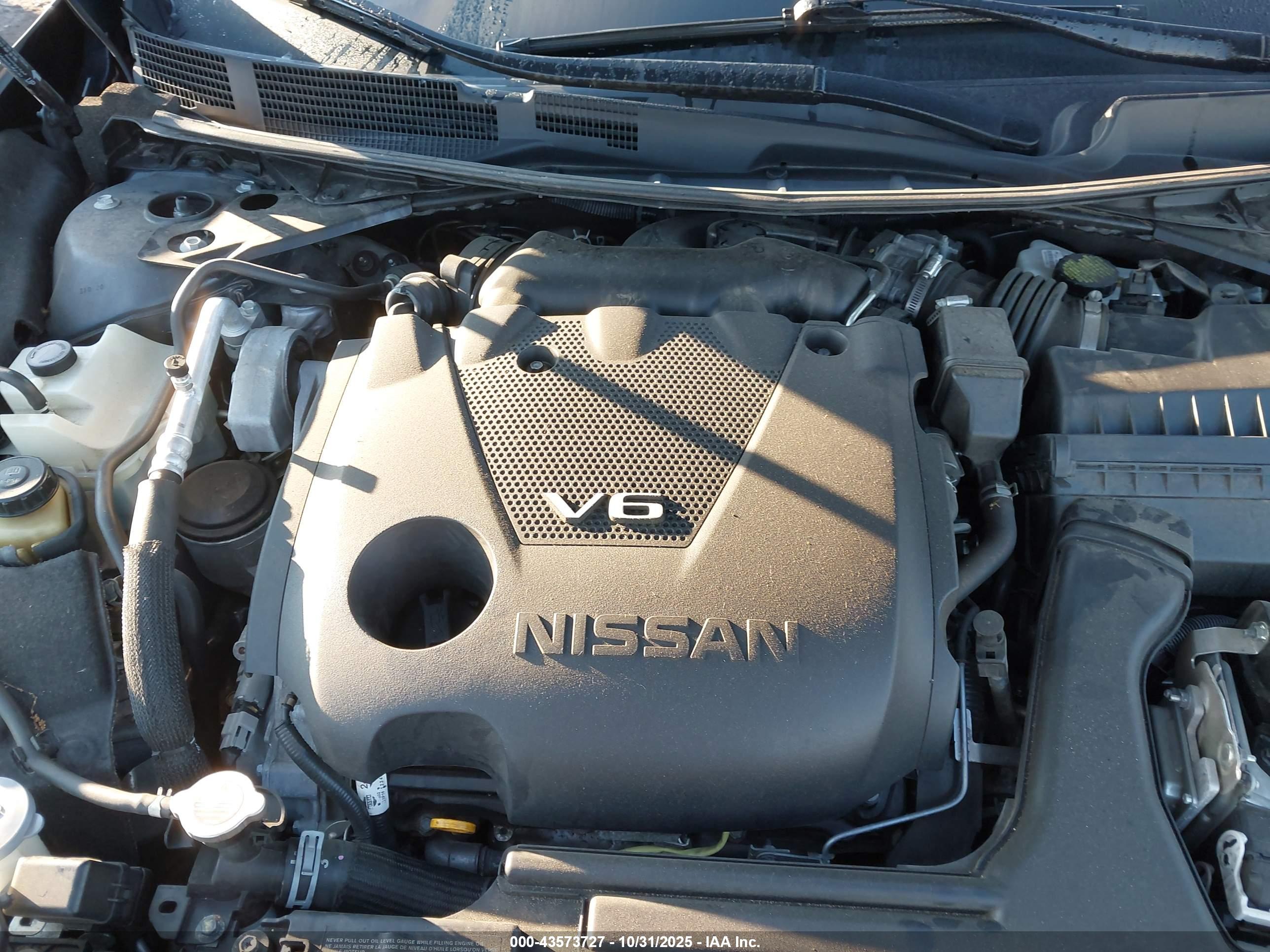 NISSAN MAXIMA image 10