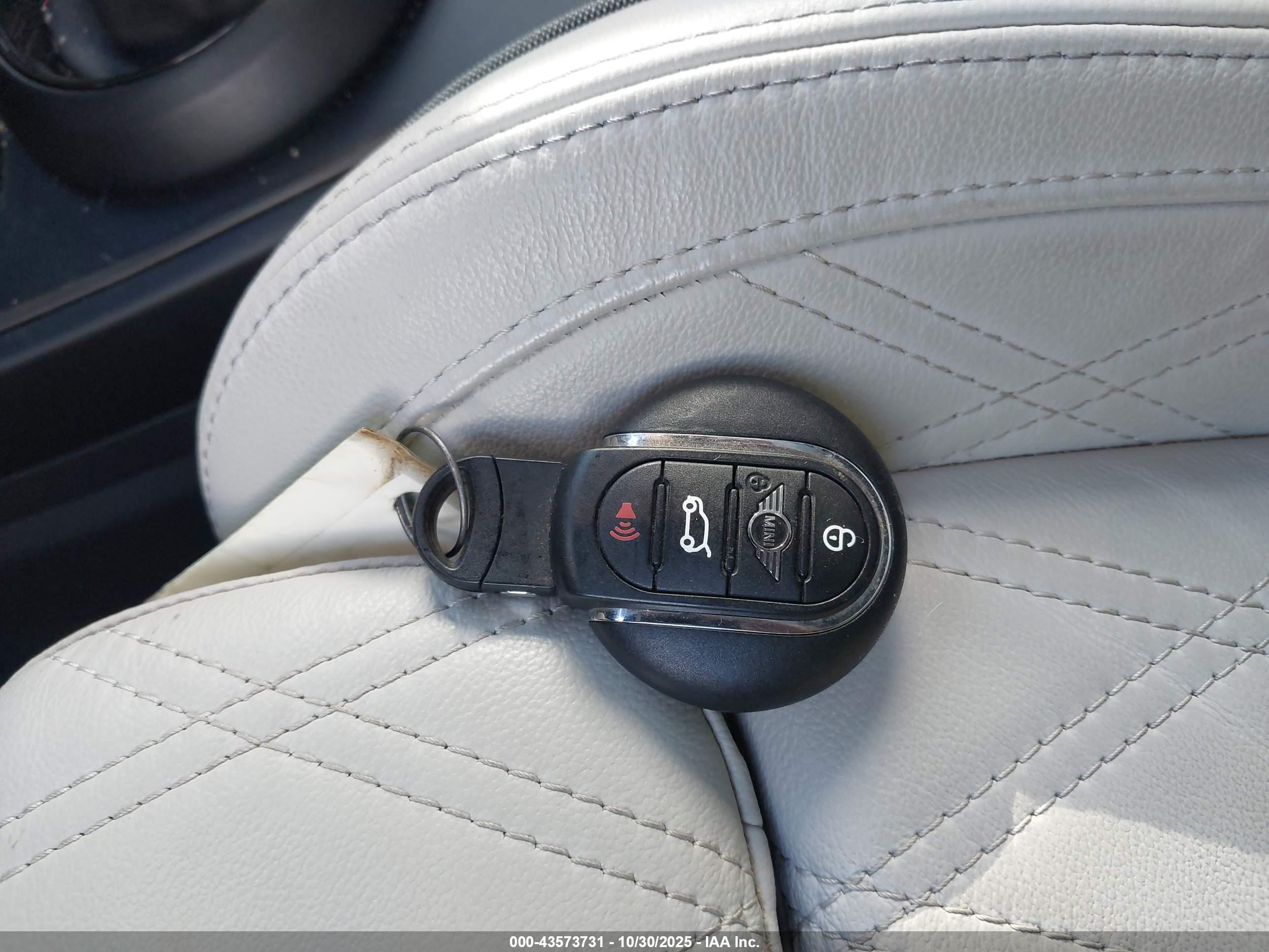 MINI COUNTRYMAN image 11