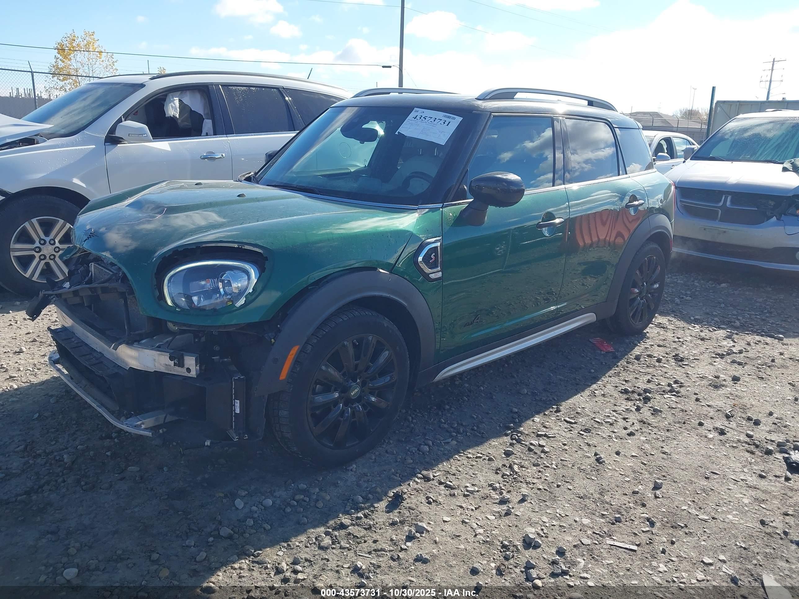 MINI COUNTRYMAN image 2
