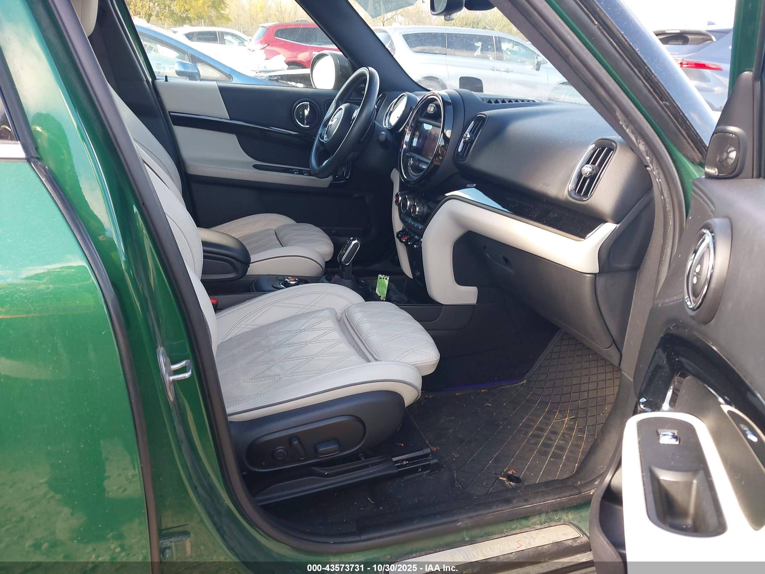 MINI COUNTRYMAN image 5
