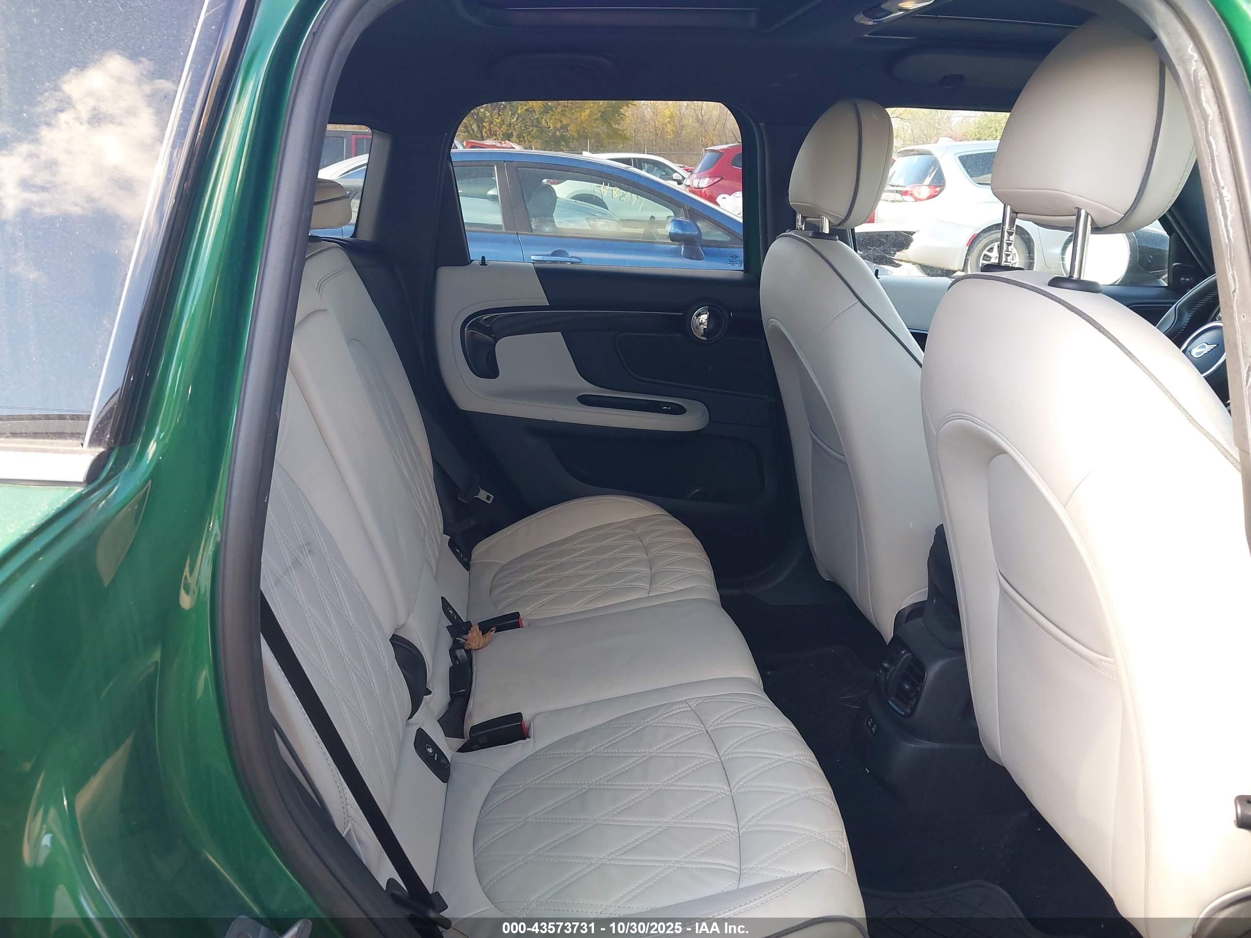MINI COUNTRYMAN image 8