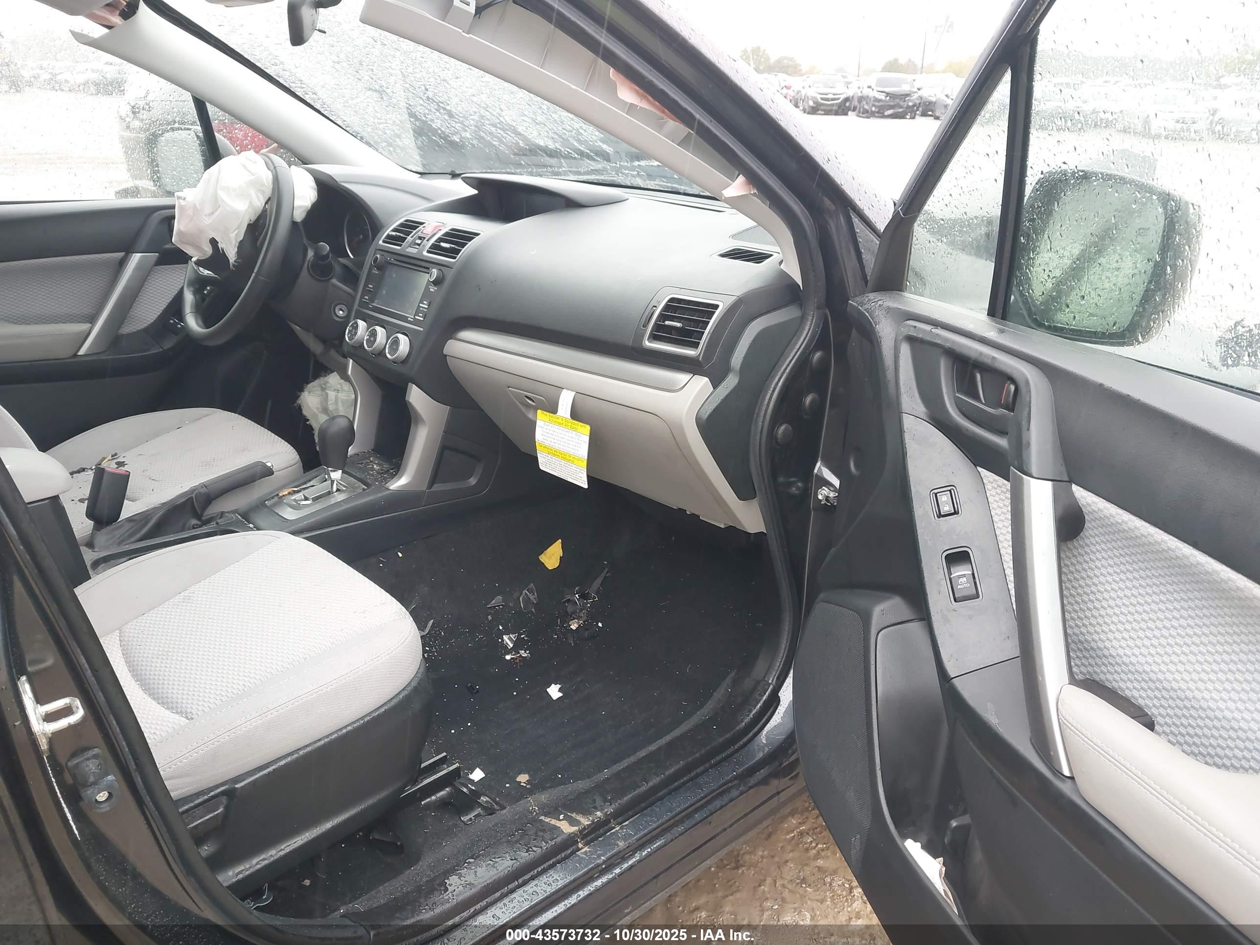 SUBARU FORESTER image 5