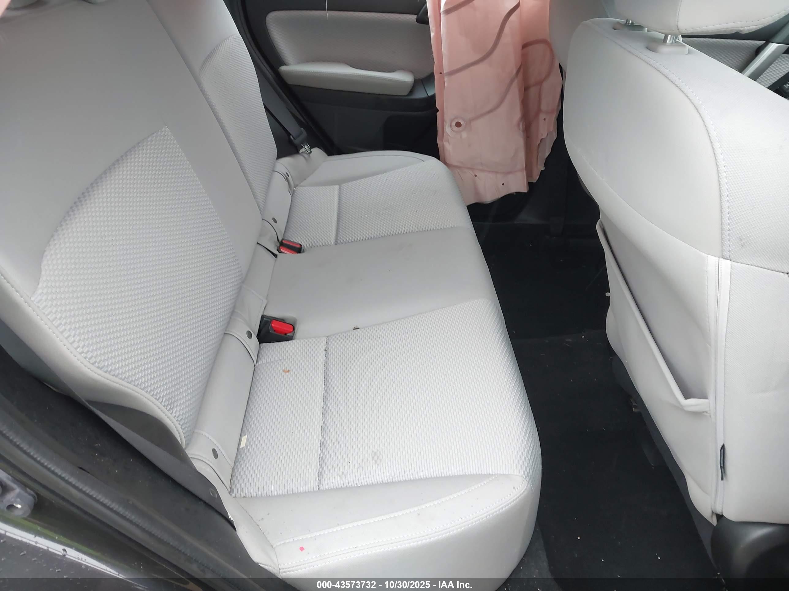 SUBARU FORESTER image 8