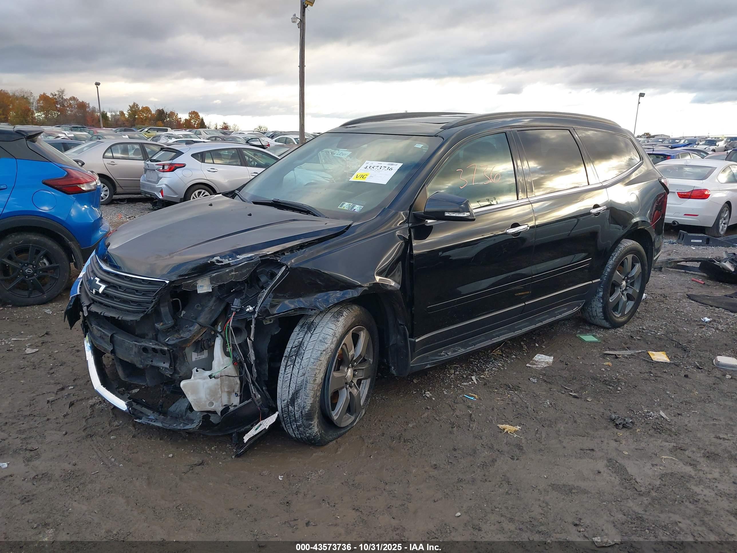CHEVROLET TRAVERSE image 2