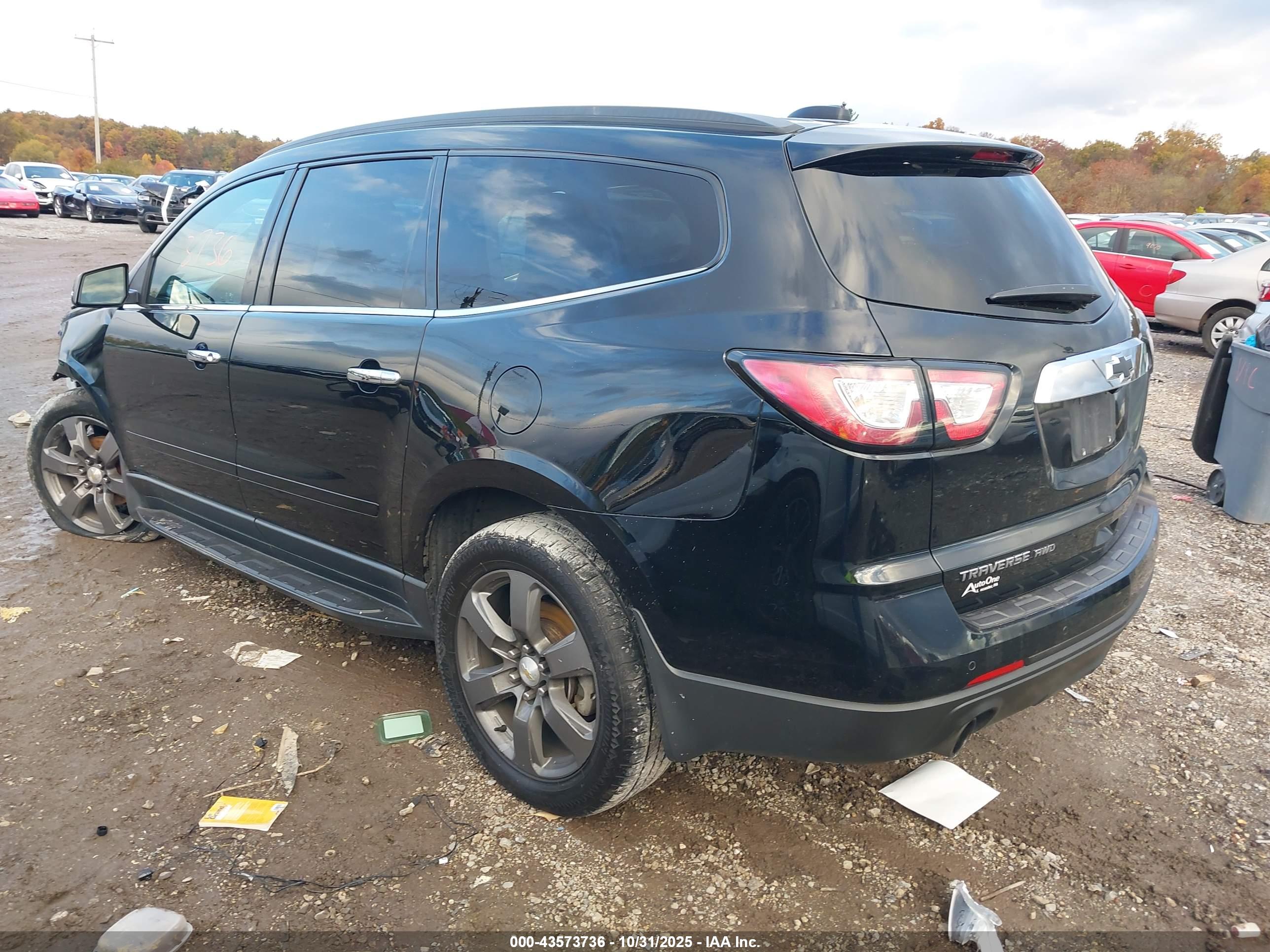 CHEVROLET TRAVERSE image 3