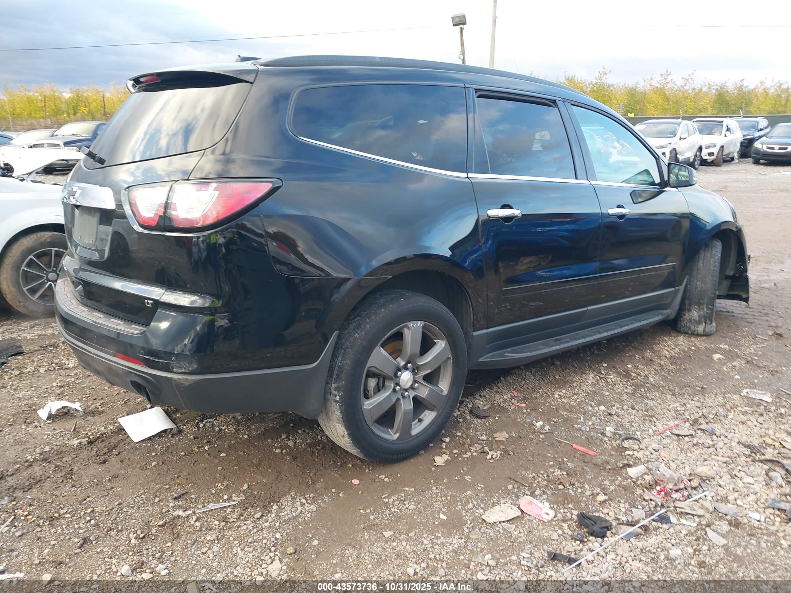 CHEVROLET TRAVERSE image 4