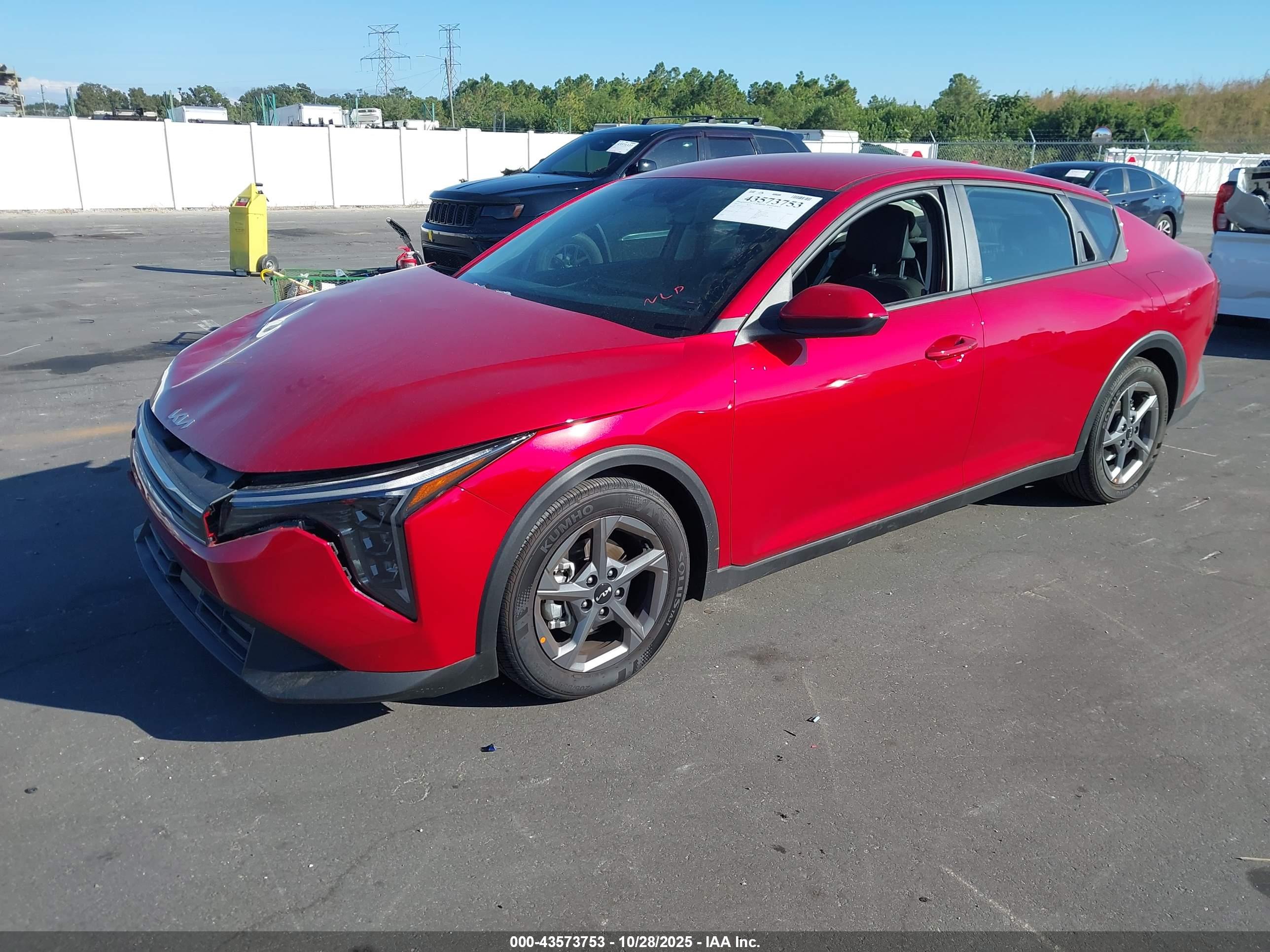 KIA K4 image 2