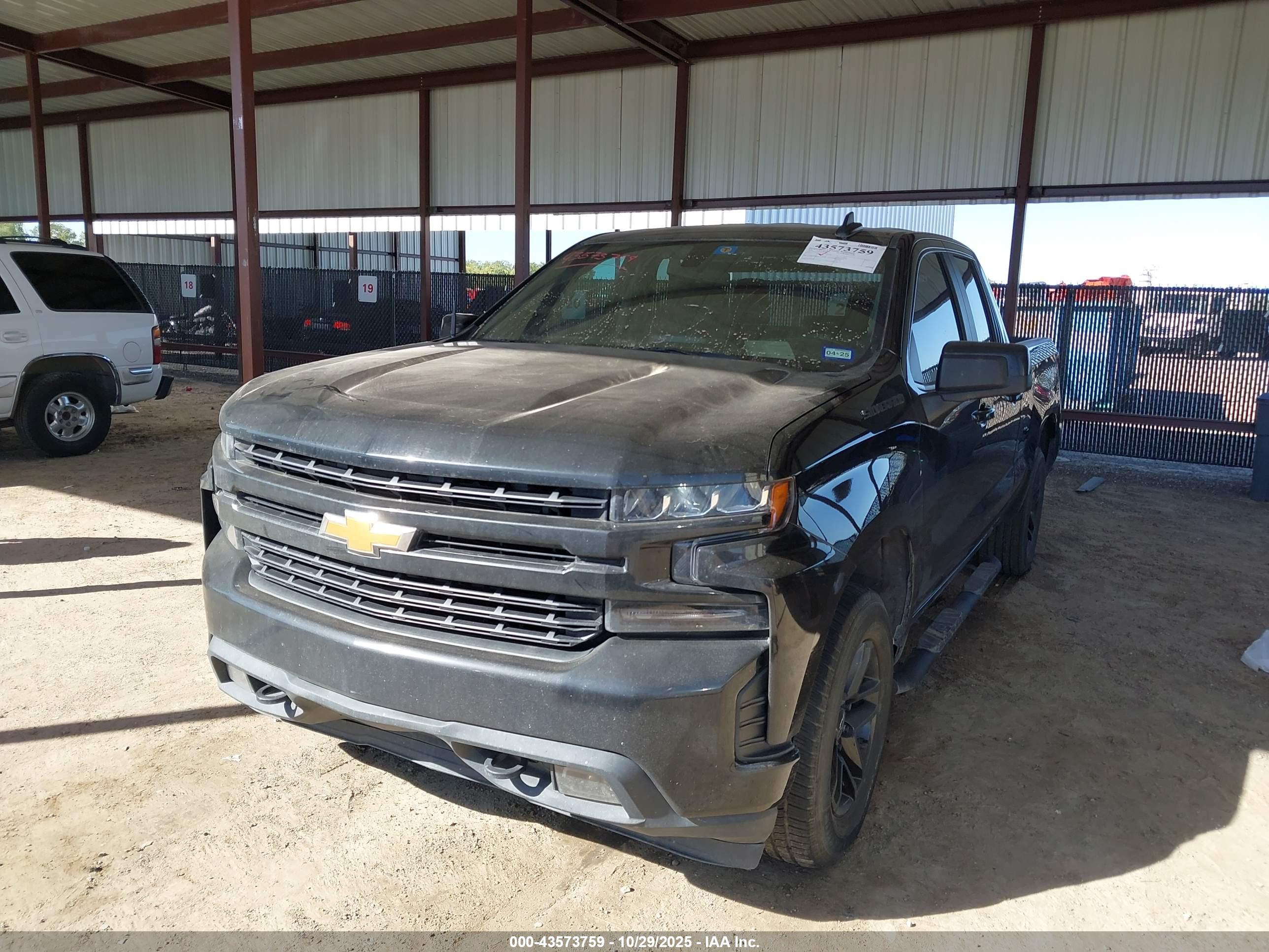 CHEVROLET SILVERADO image 2