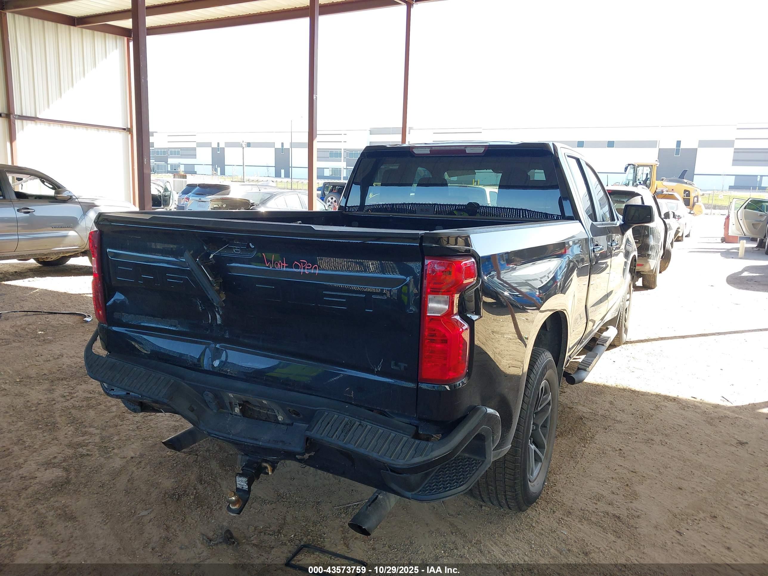 CHEVROLET SILVERADO image 4