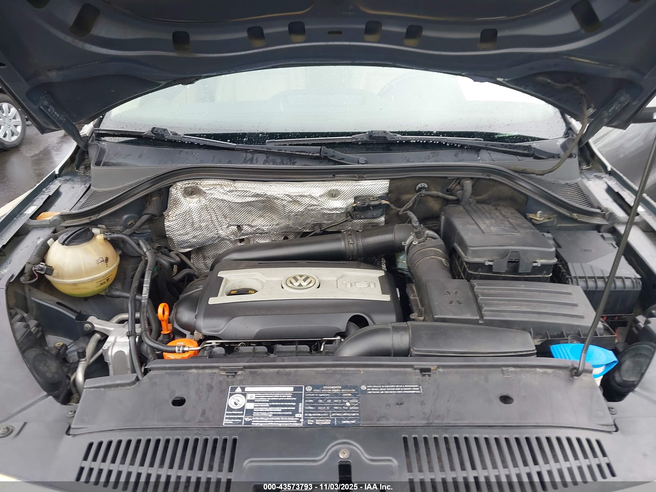 VOLKSWAGEN TIGUAN image 10