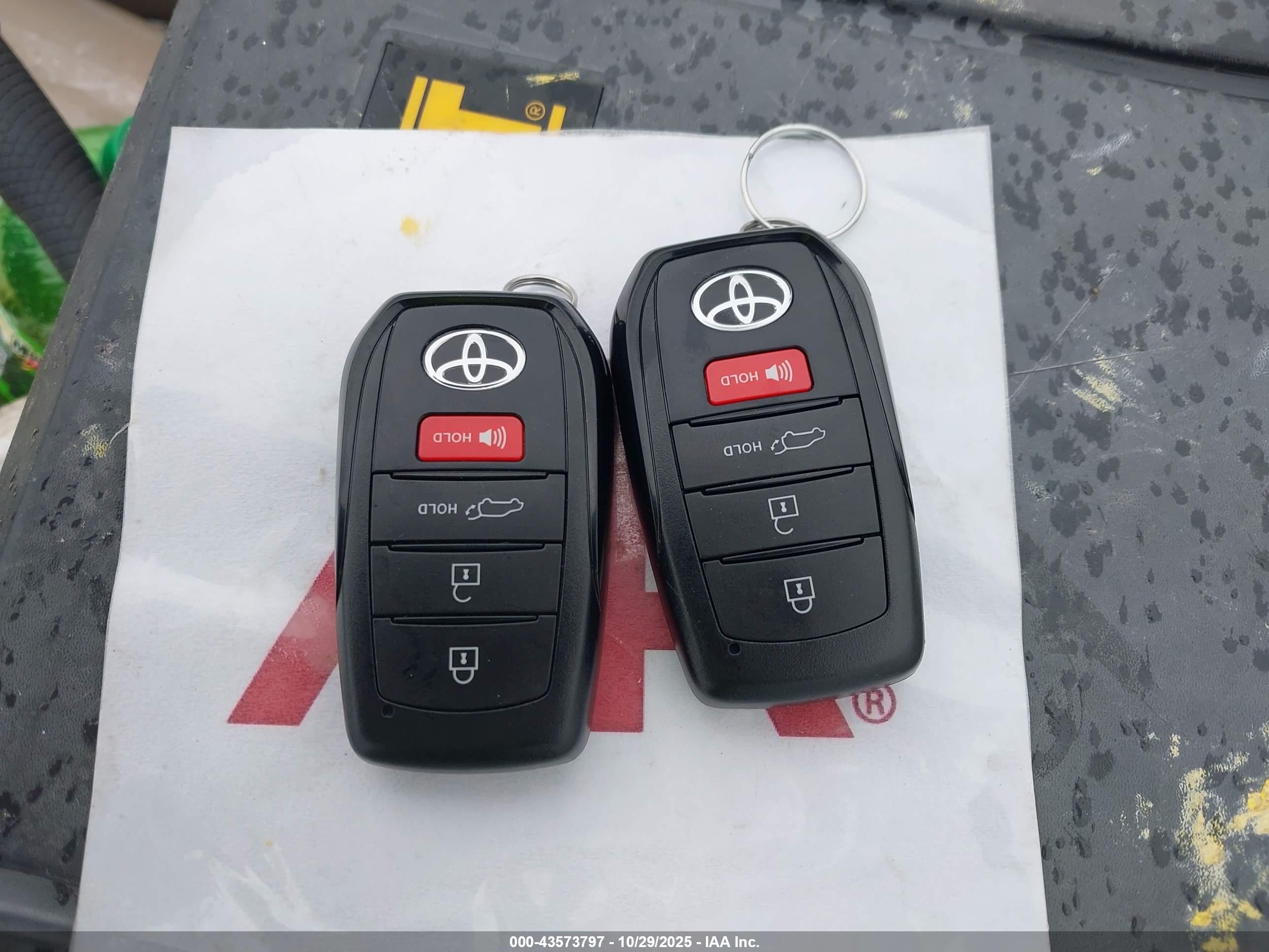 TOYOTA COROLLA image 11