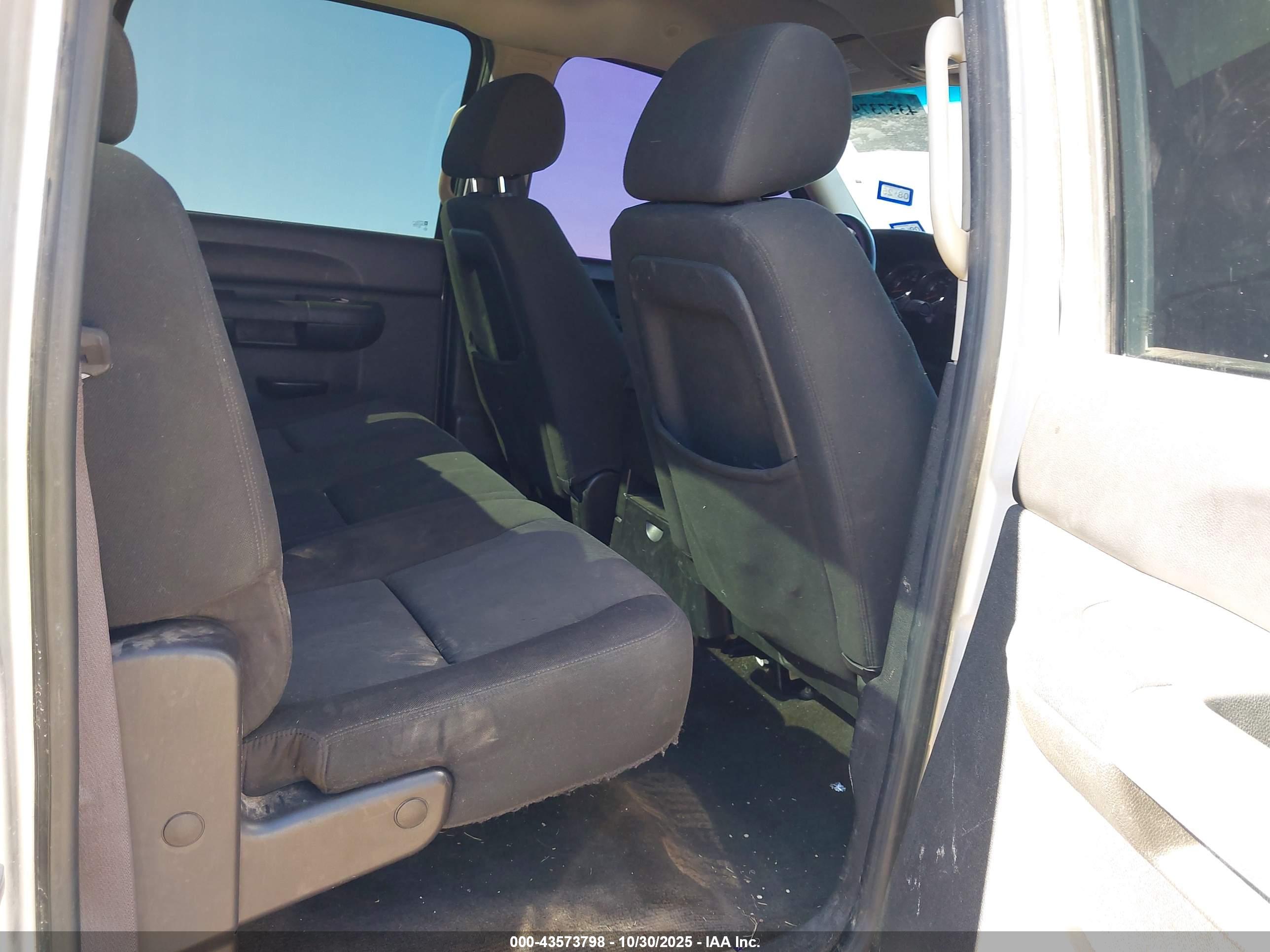 GMC SIERRA image 8