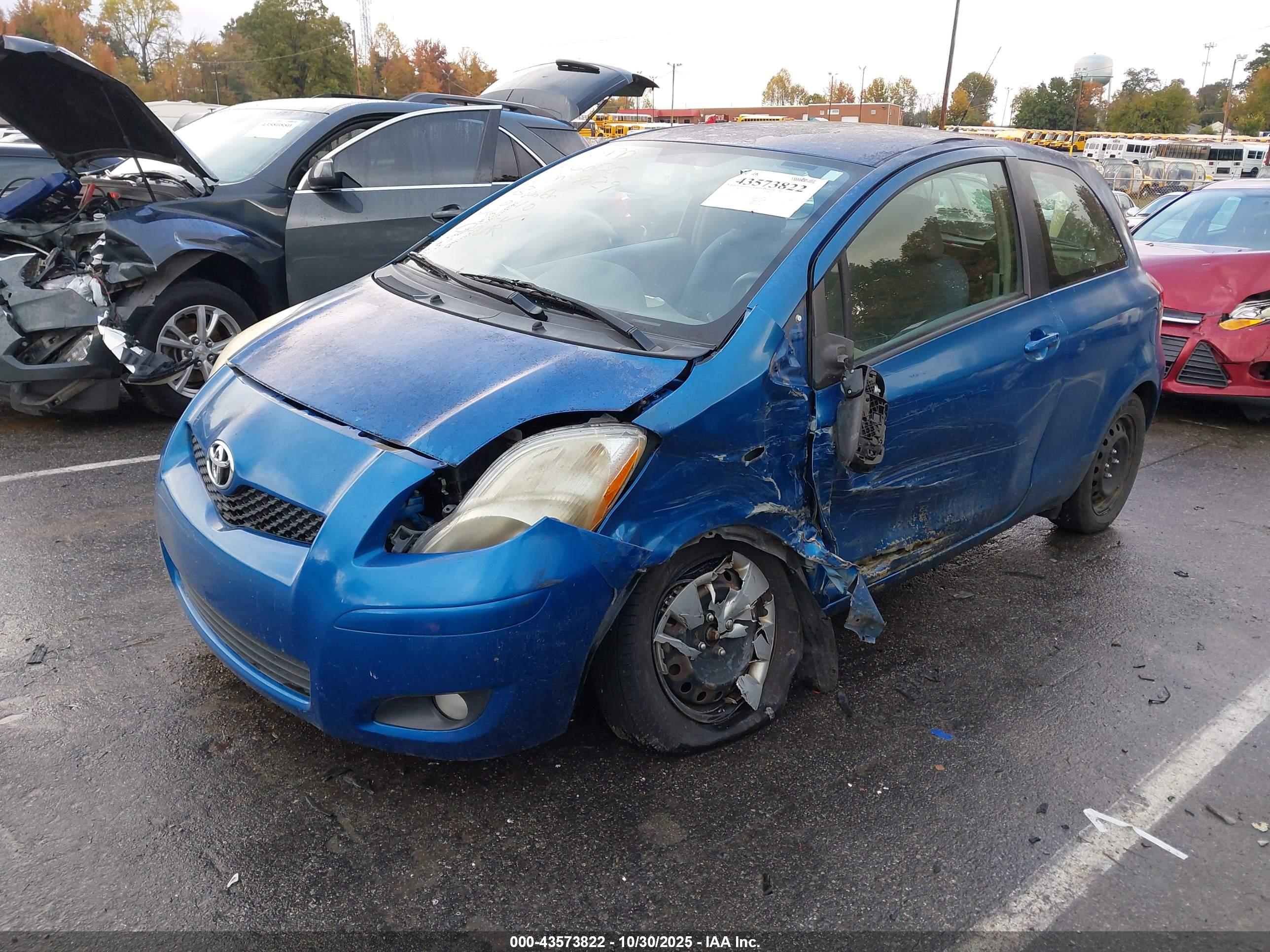 TOYOTA YARIS image 2