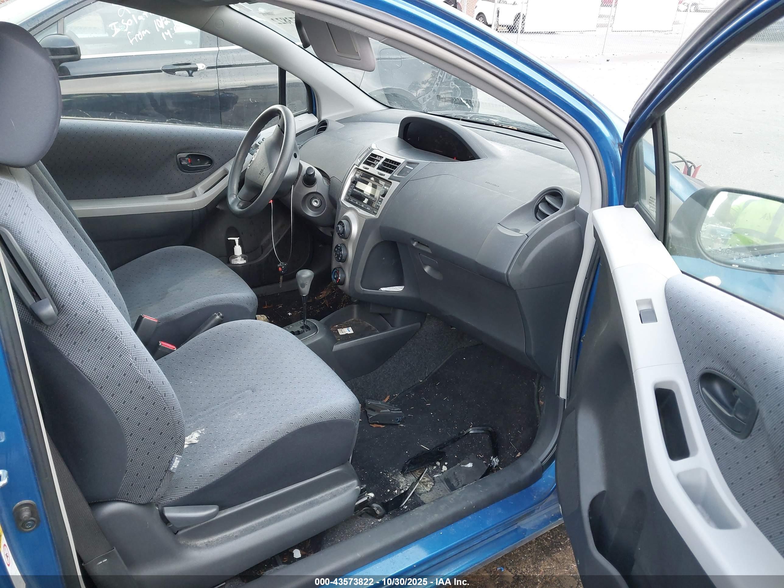 TOYOTA YARIS image 5