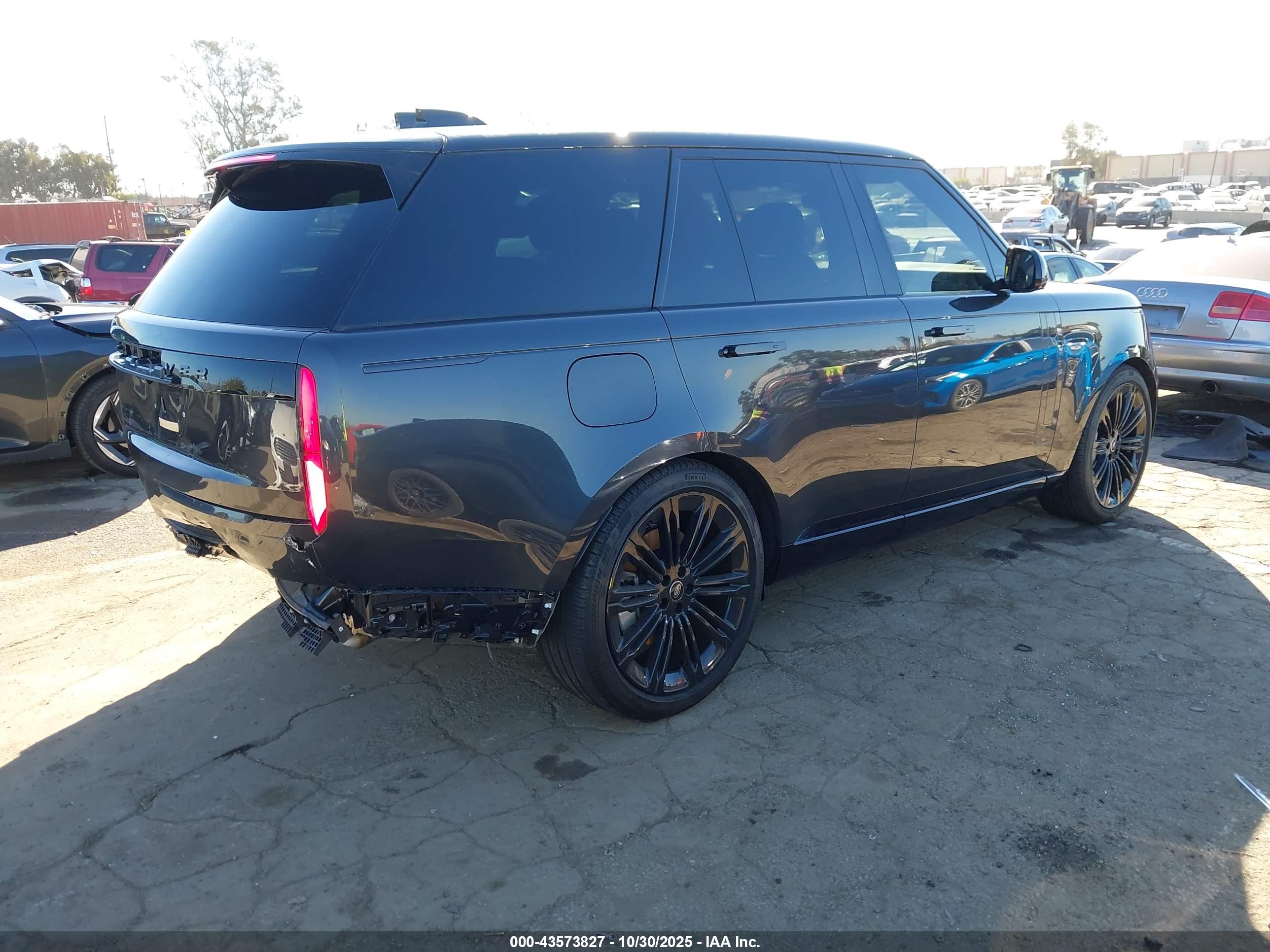 LAND ROVER image 4