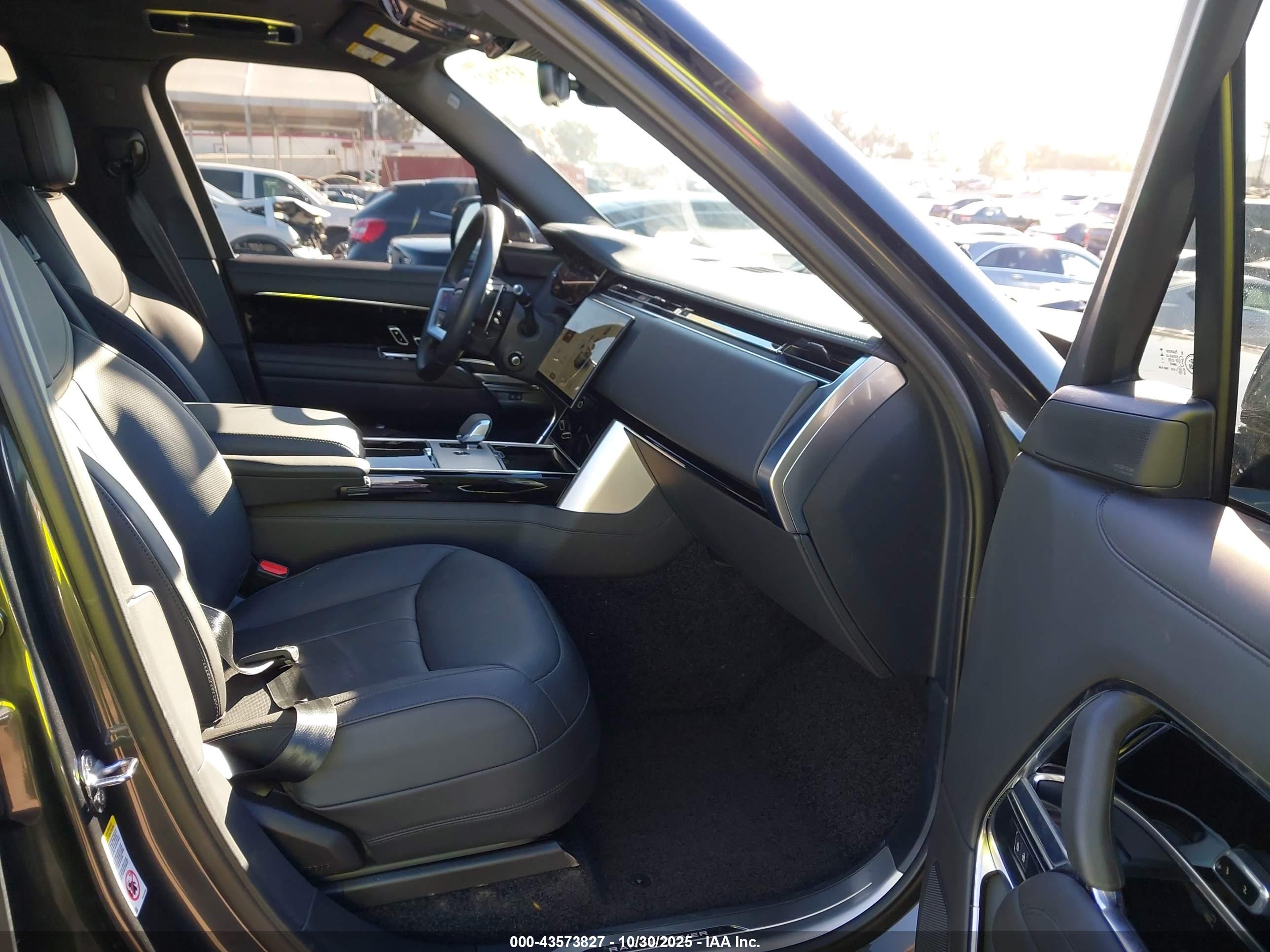 LAND ROVER image 5